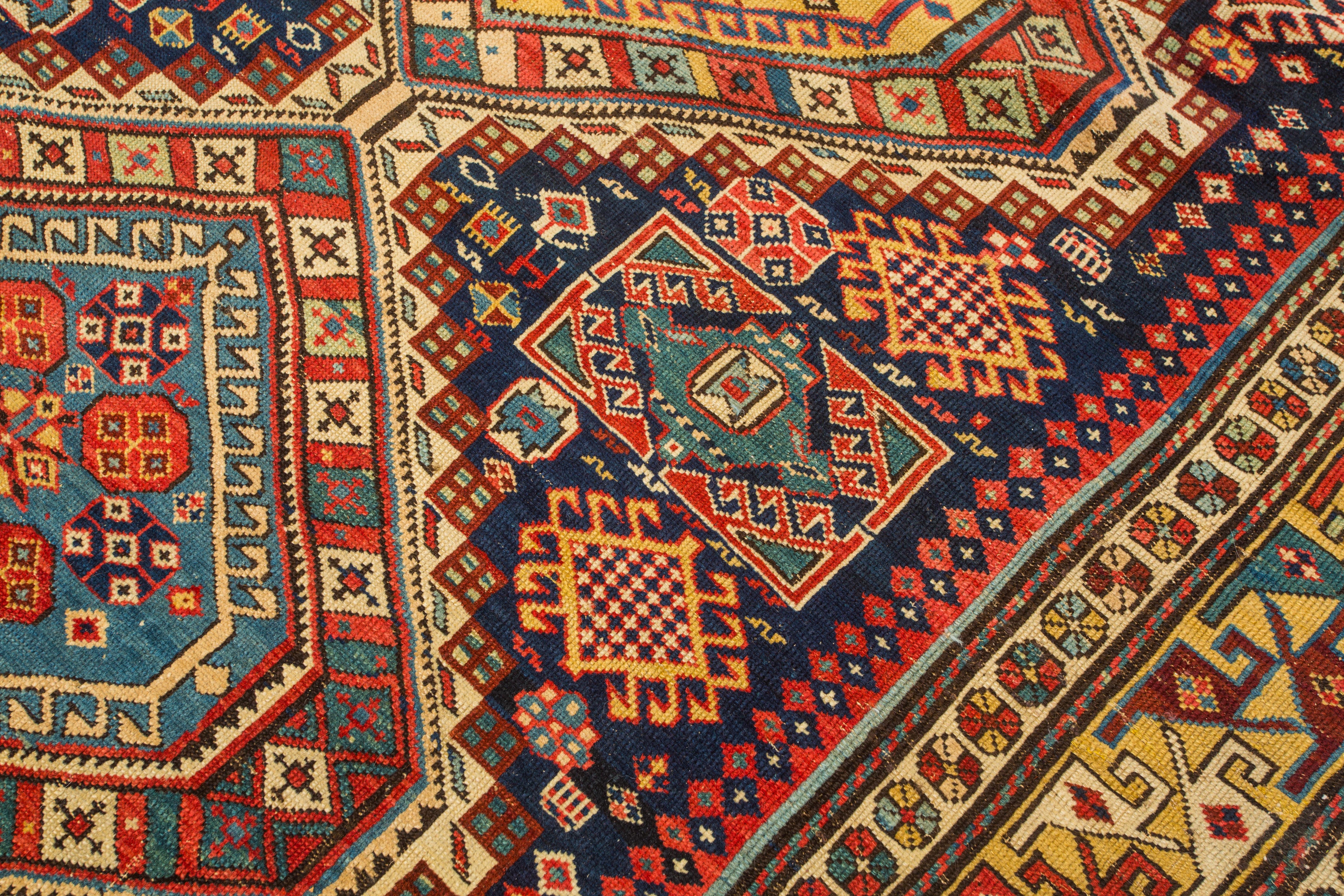 Laine Tapis caucasien ancien Shirvan de 1880. rare, excellent état  en vente