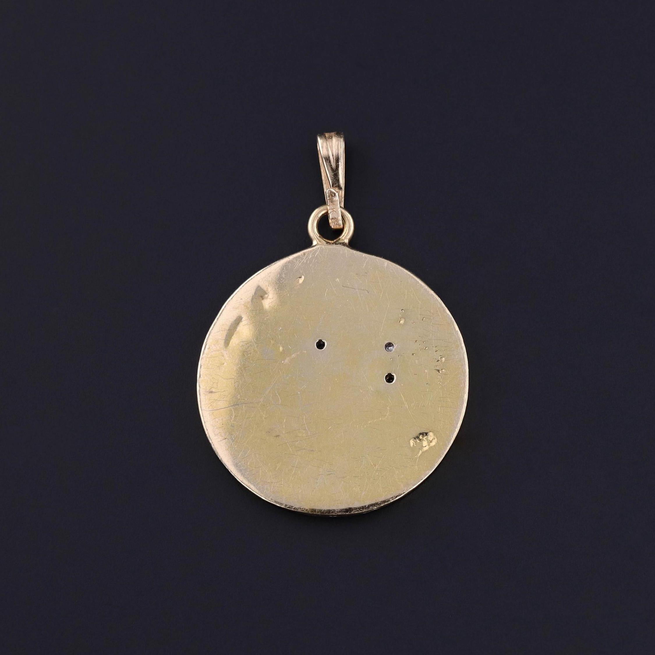 Round Cut Antique Ford Model B Car Pendant of 14k Gold For Sale