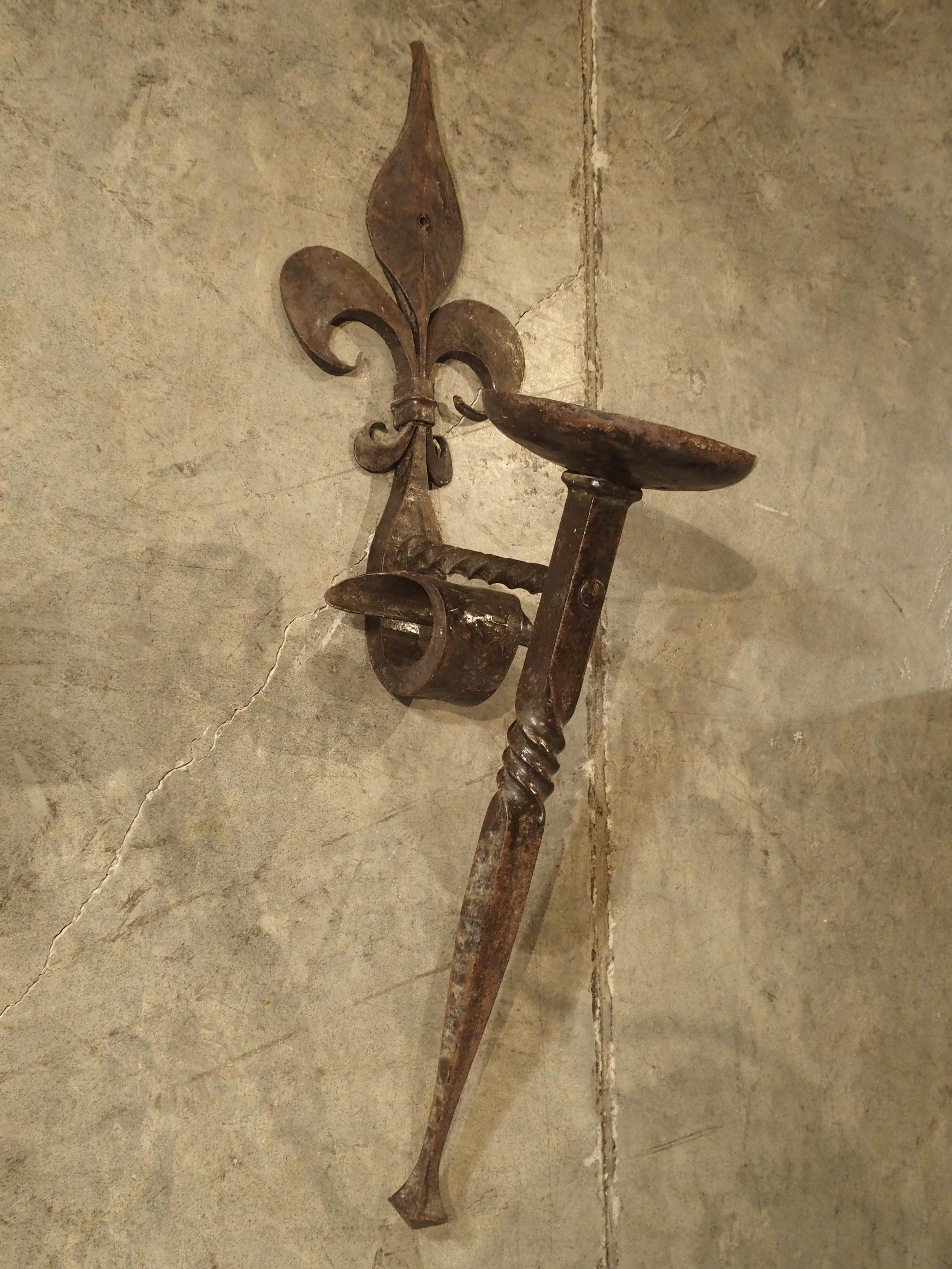 Antique Forged Iron Fleur-de-Lys Torchere Sconce from France, circa 1900 In Good Condition For Sale In Dallas, TX