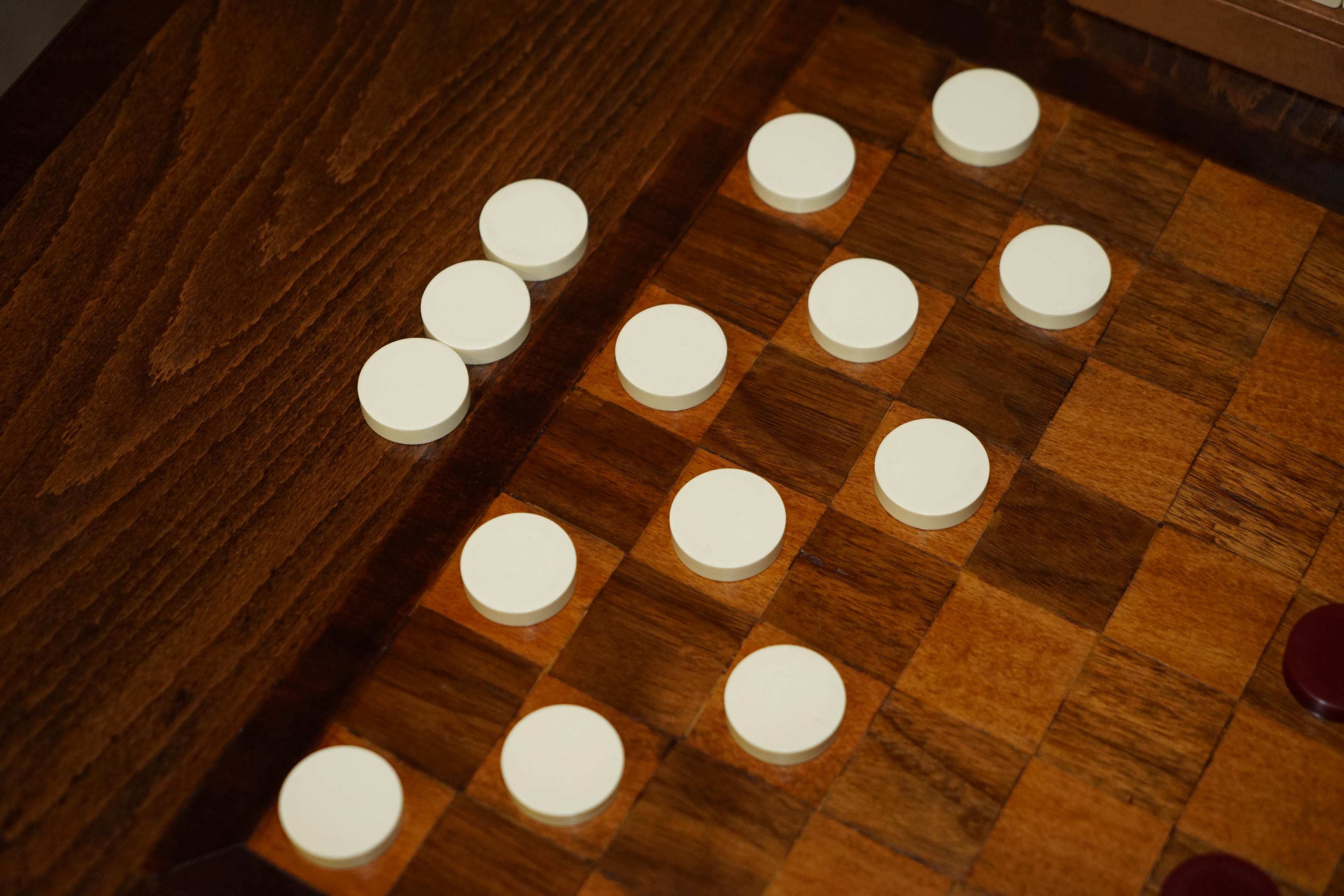 ANTIQUE FORTNUM & MASON BACKGAMMON SET IN CASSETTA ORIGINALE IN PELLE CON DADI in vendita 4