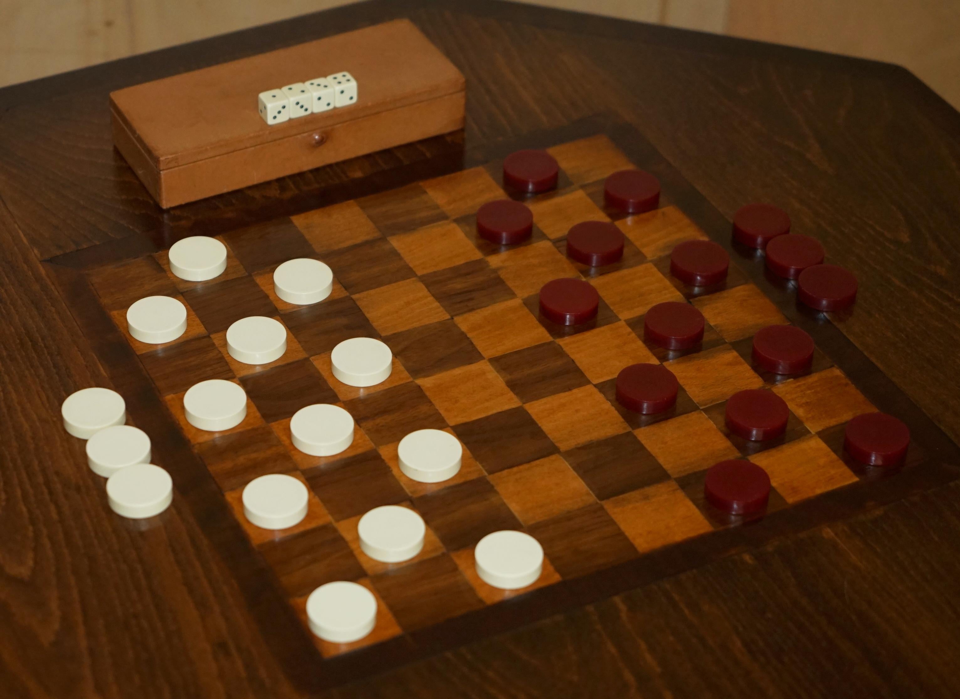 Pelle ANTIQUE FORTNUM & MASON BACKGAMMON SET IN CASSETTA ORIGINALE IN PELLE CON DADI in vendita