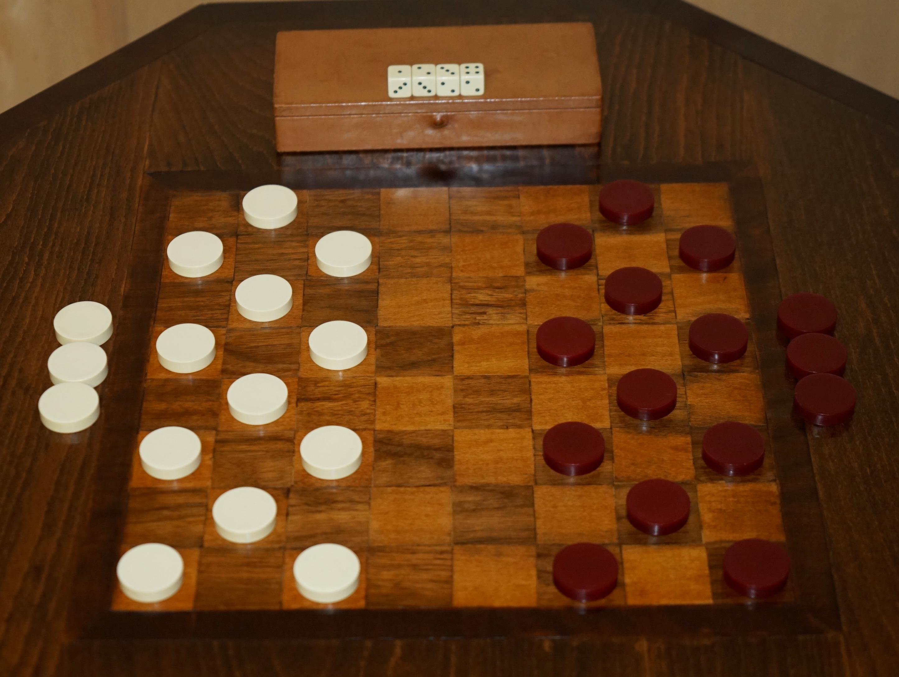 ANTIQUE FORTNUM & MASON BACKGAMMON SET IN CASSETTA ORIGINALE IN PELLE CON DADI in vendita 1