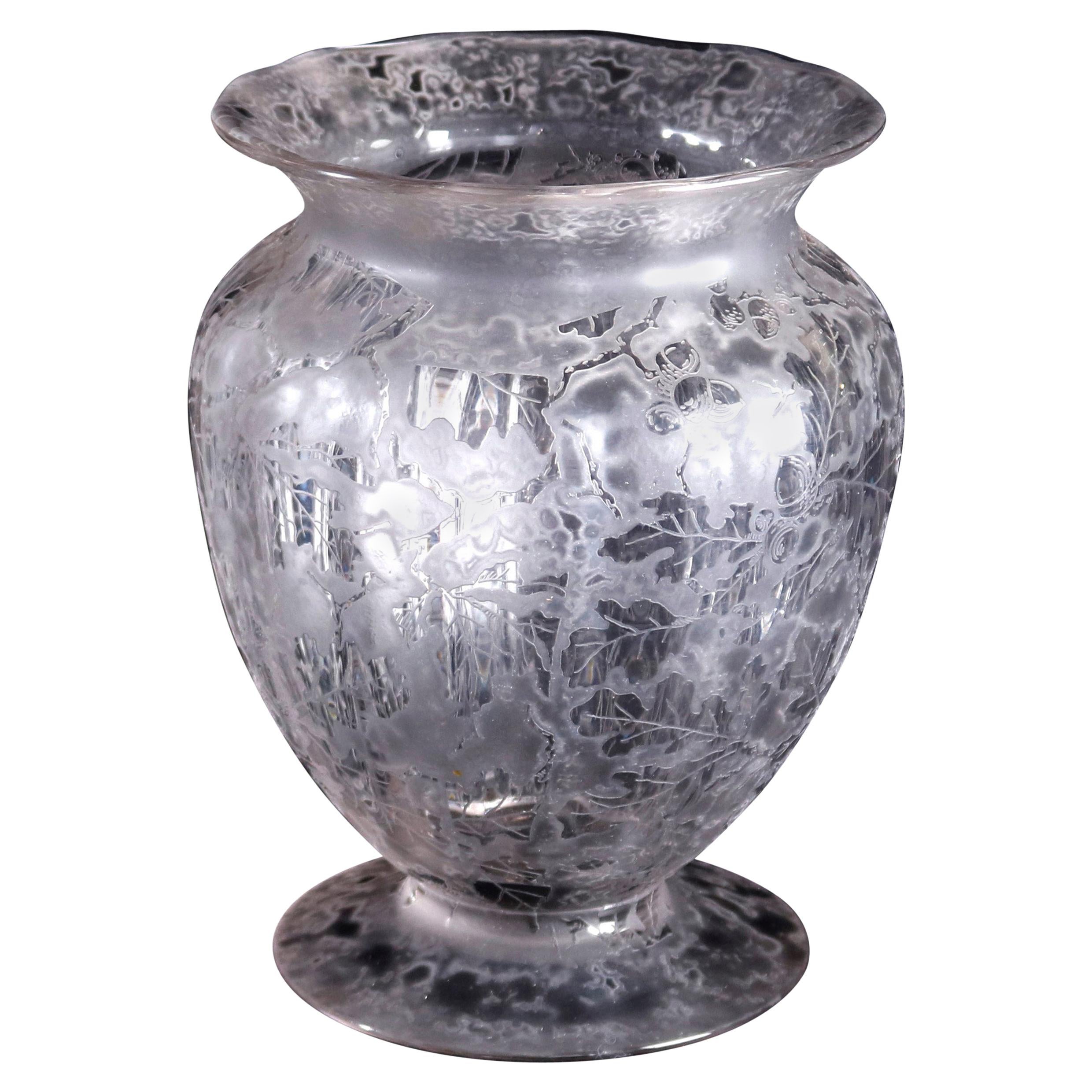 Vase ancien Fostoria en verre d'art floral gravé à l'acide sur pied, 20ème siècle en vente