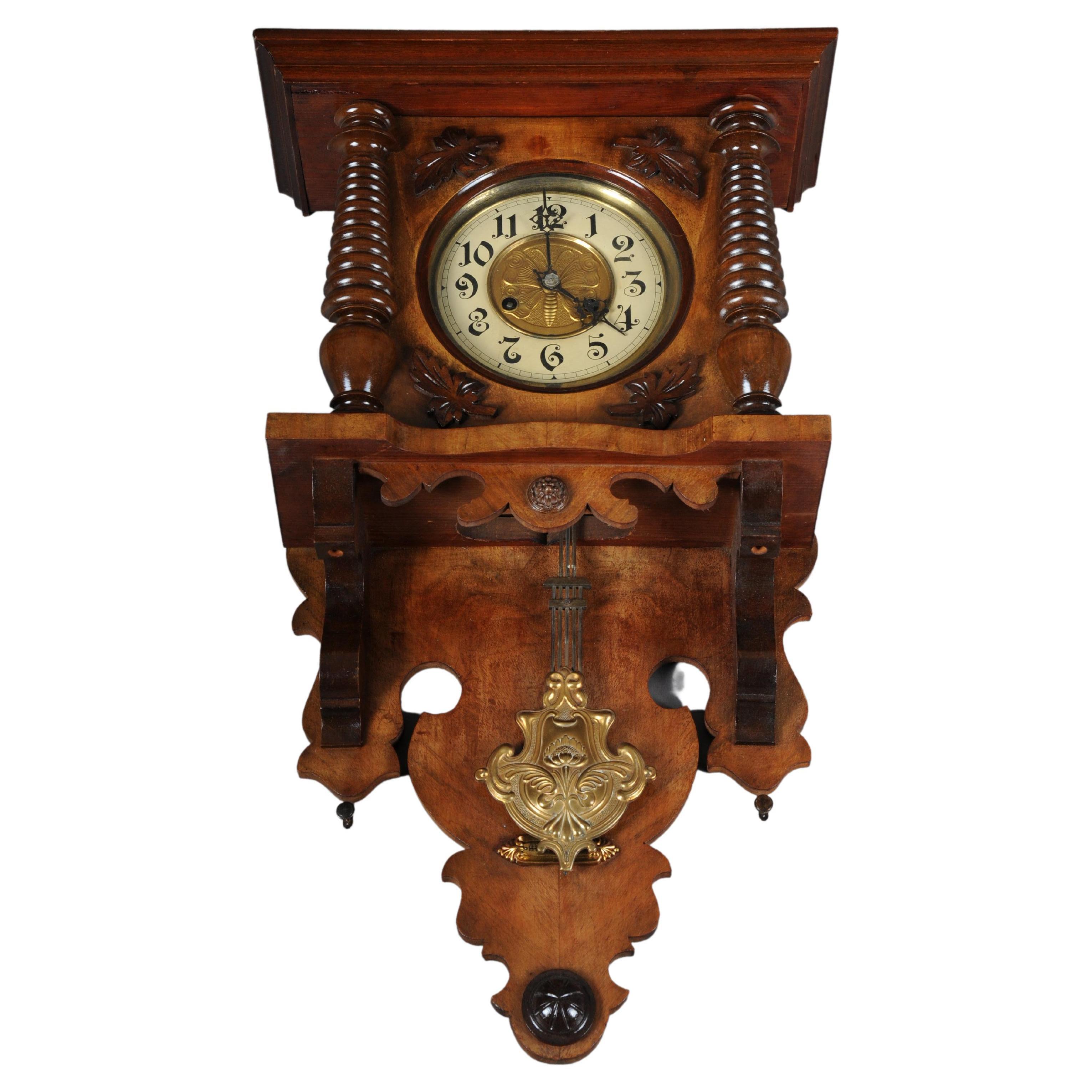 Horloge murale/régulateur d'horlogerie ancienne trouvée datant d'environ 1880