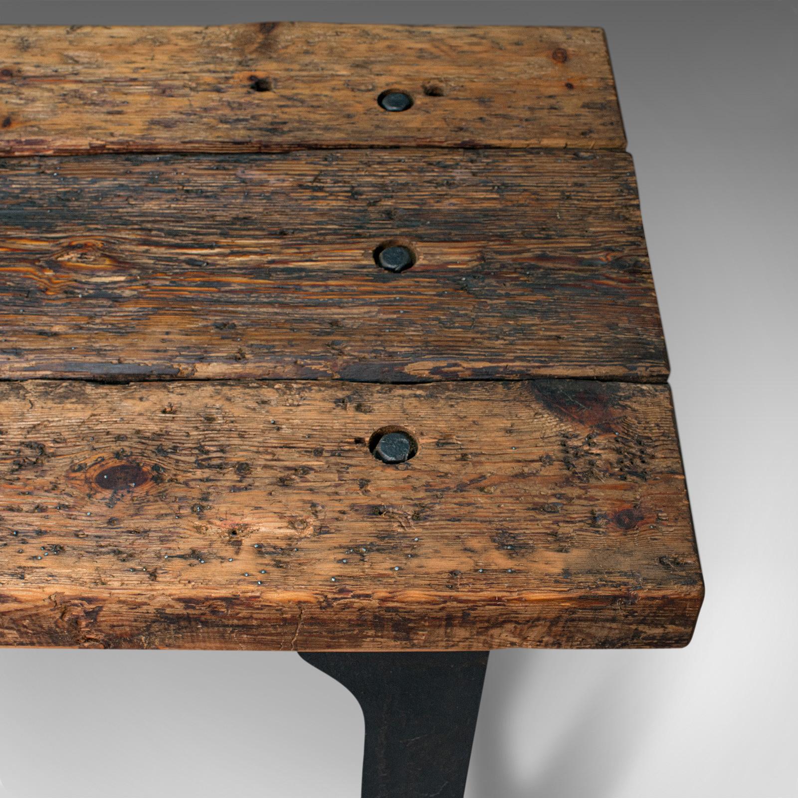 Table de fonderie ancienne anglaise, pin, fer, lourde, goût industriel, victorienne en vente 3