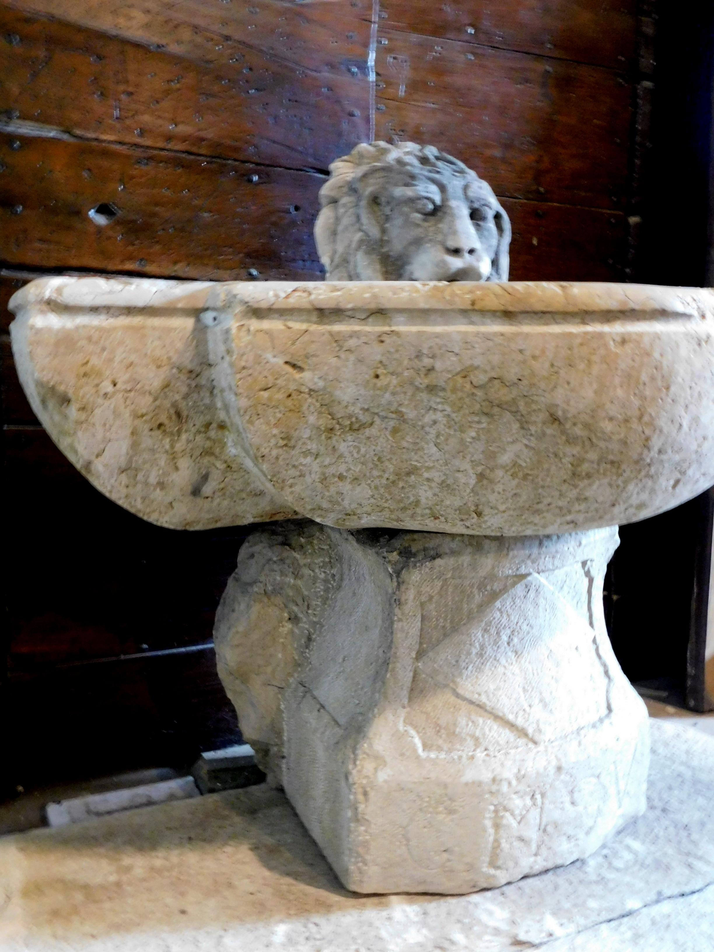 18th Century and Earlier Antique Fountain Basin in Pink Marble with Masheron, '700 Italy For Sale