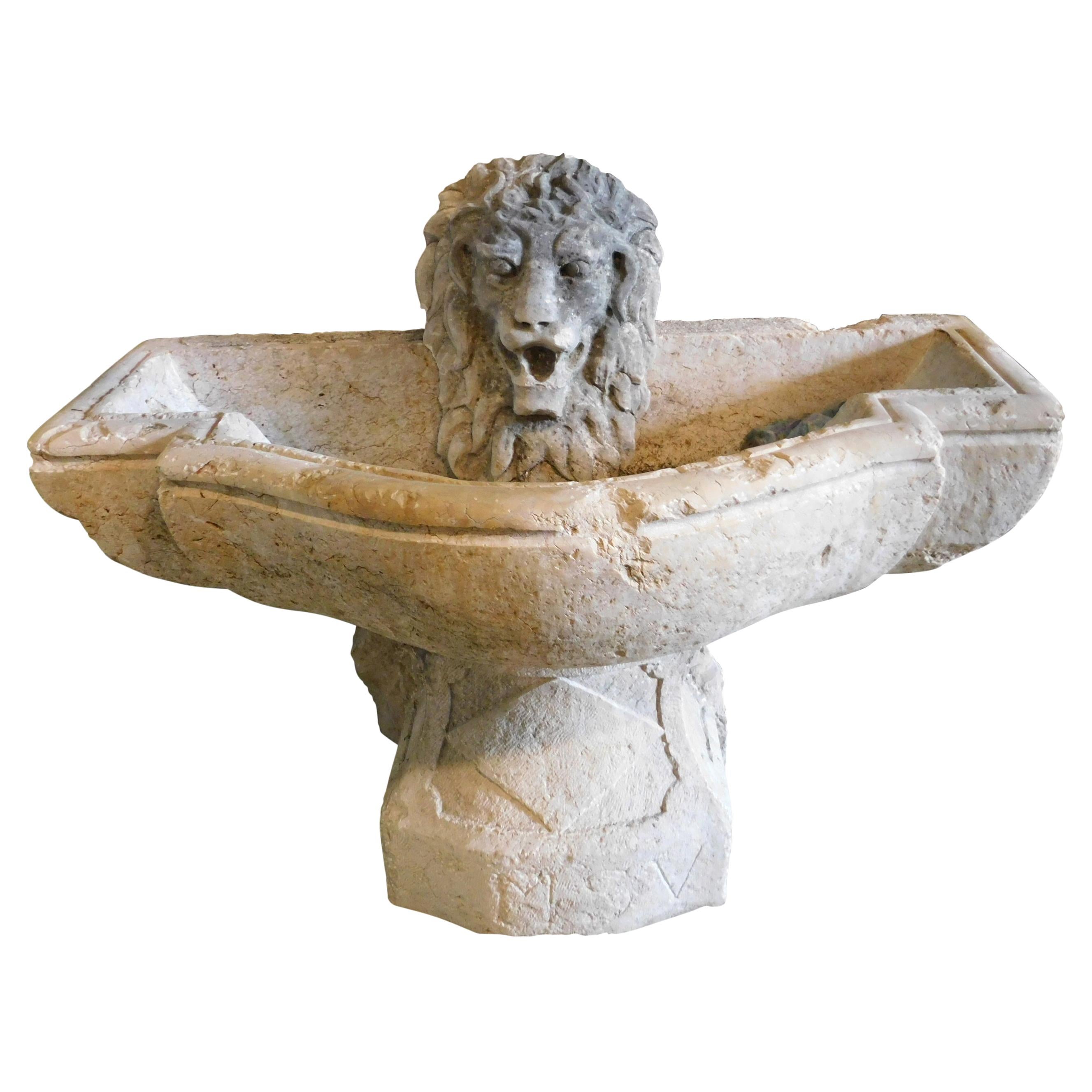 Bassin de fontaine antique en marbre rose avec mascaron, '700 Italie