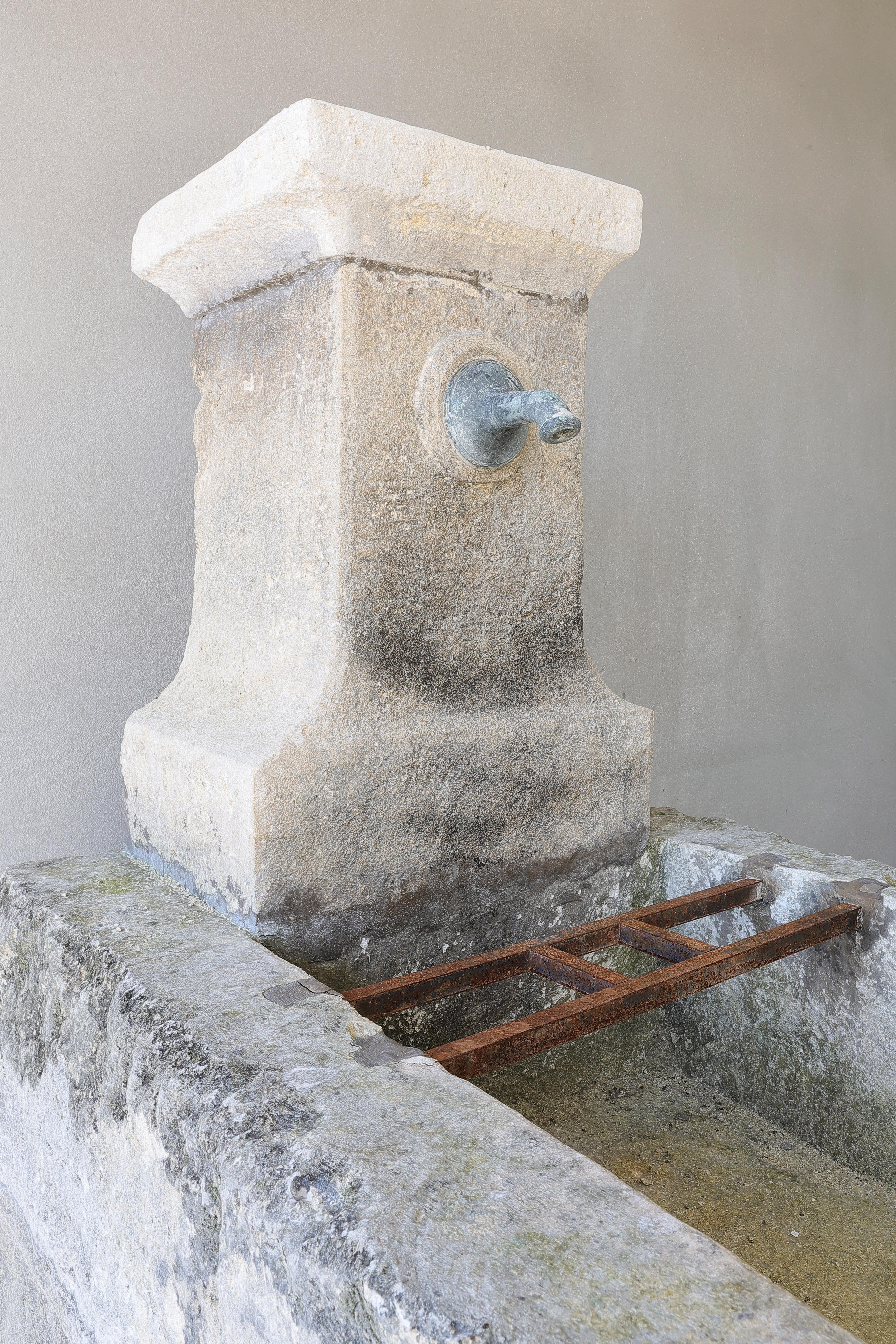 Antique Fountain from the 18th Century of French Limestone 1