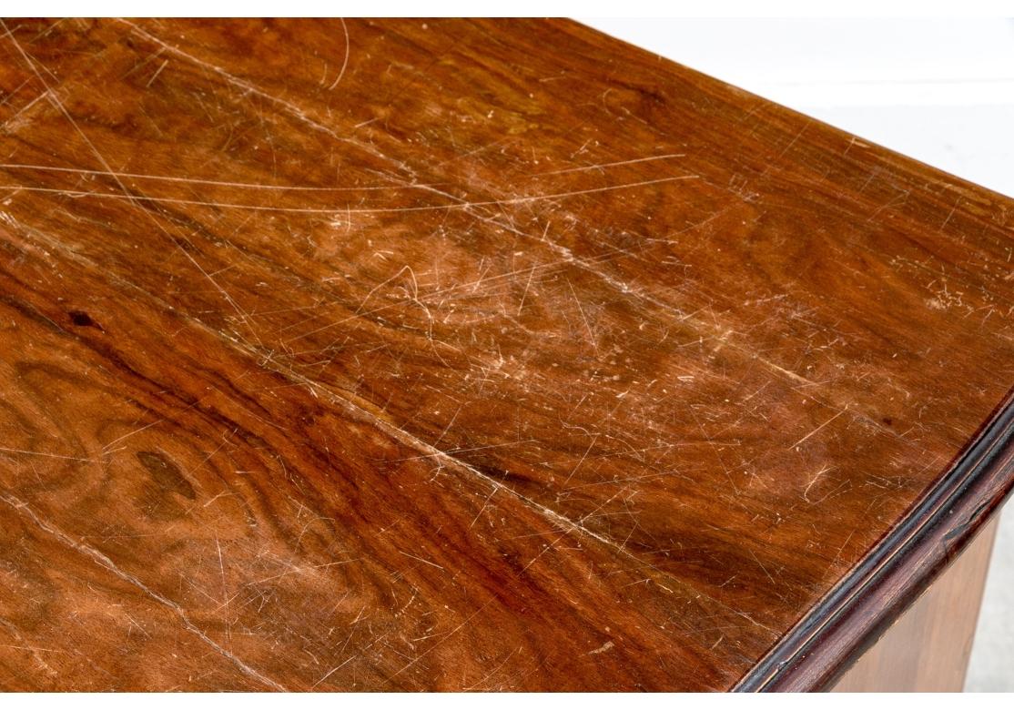 Antike vier Schubladen Nussbaum Wurzelholz Kommode für die Restaurierung im Angebot 6