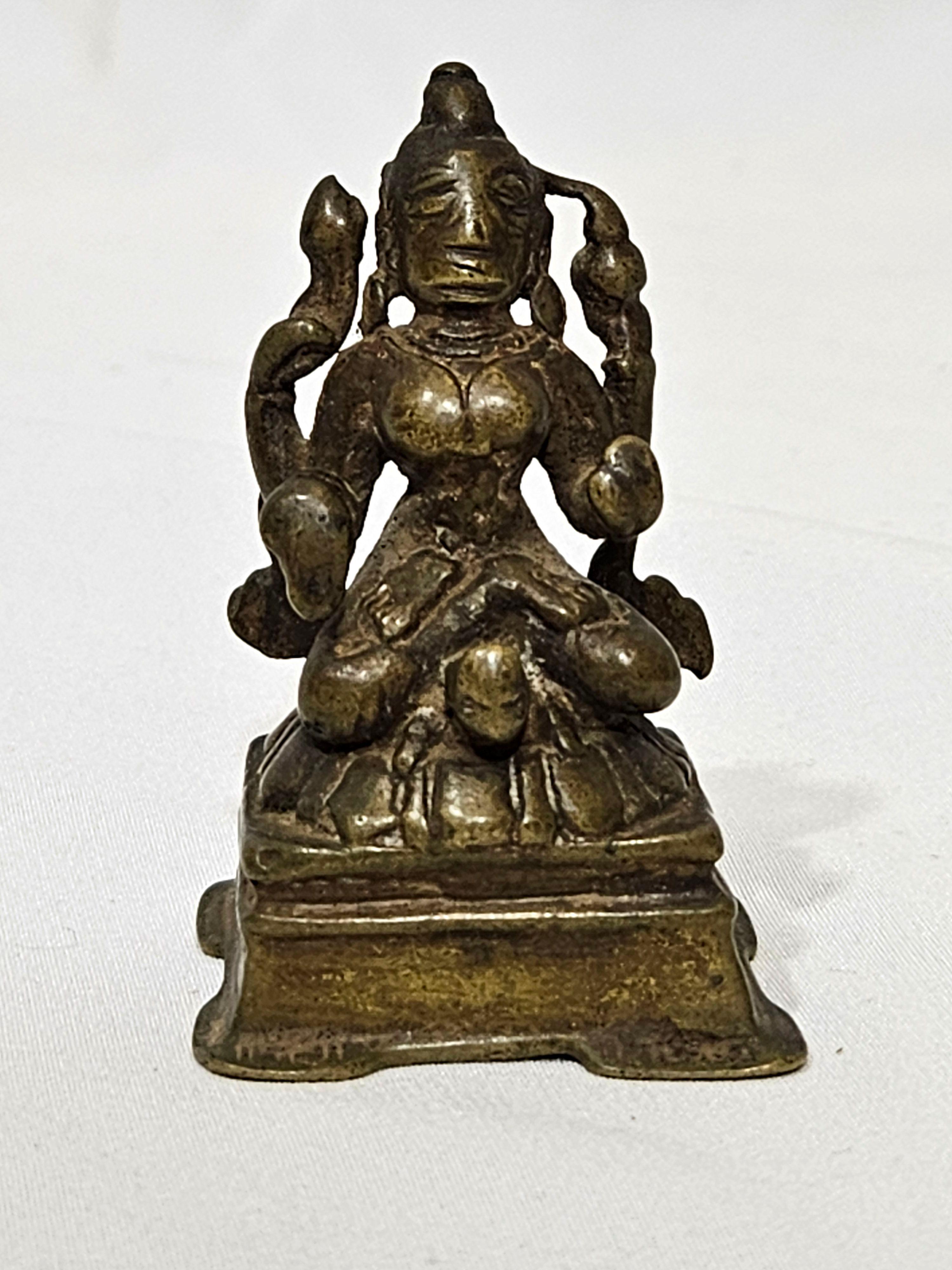 Antiche quattro figure indiane in bronzo in vendita 7