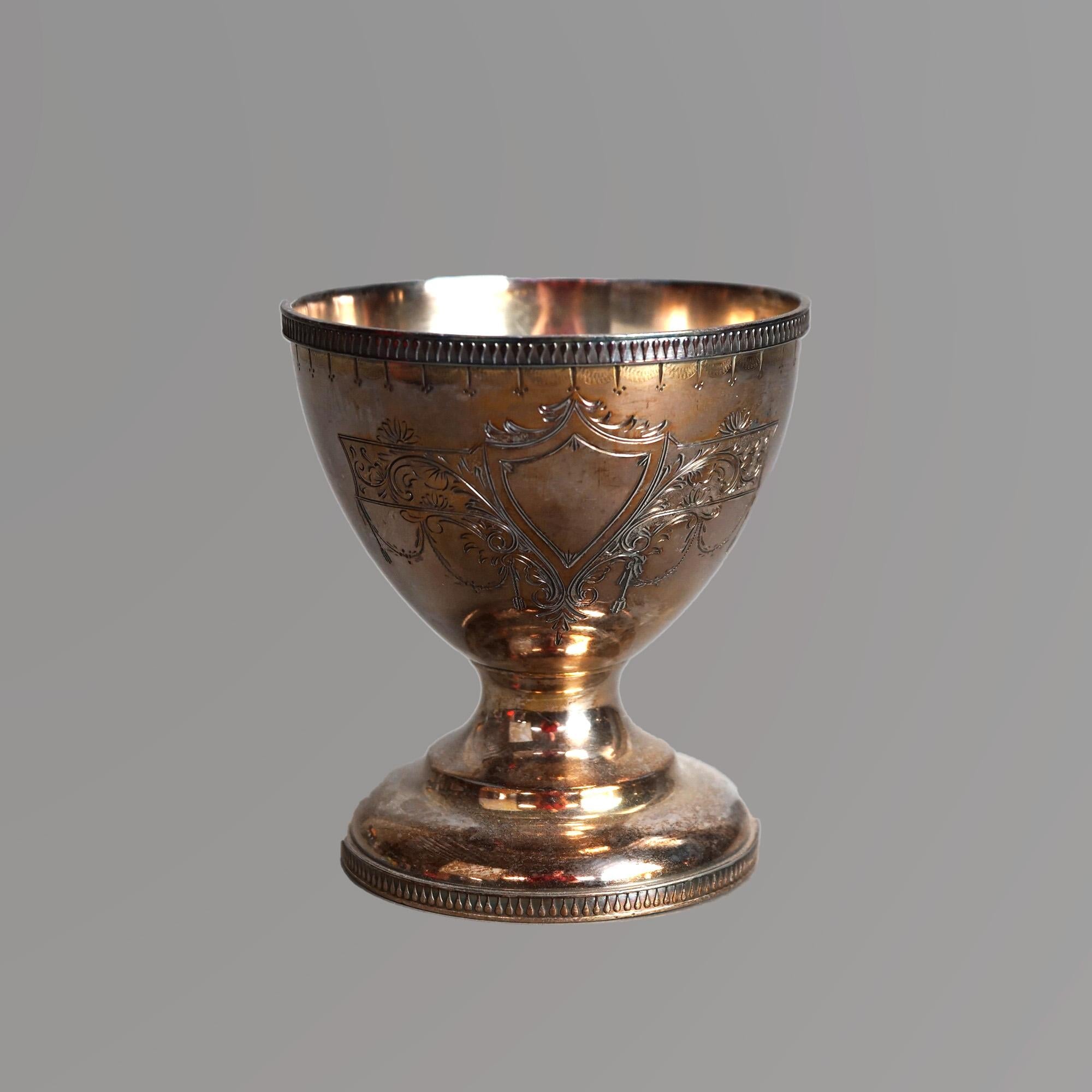 XIX secolo Antico set da tè in argento placcato in quattro pezzi con incisione a fogliame C1890 in vendita