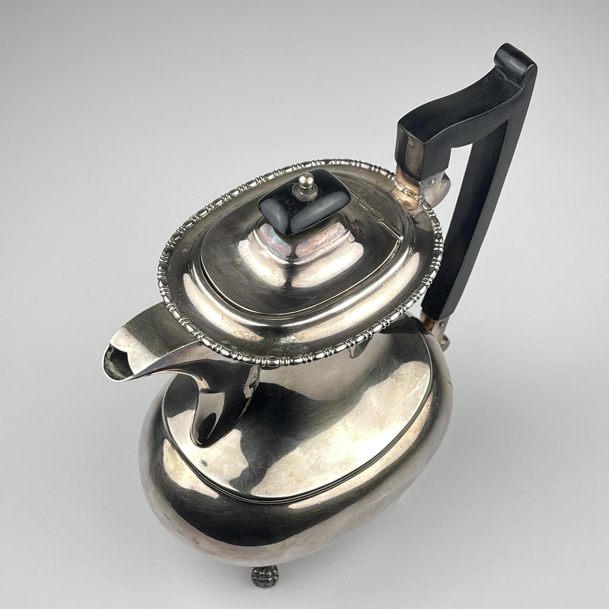 Antique four piece silver tea set, Sheffield, England, 1930s For Sale 6