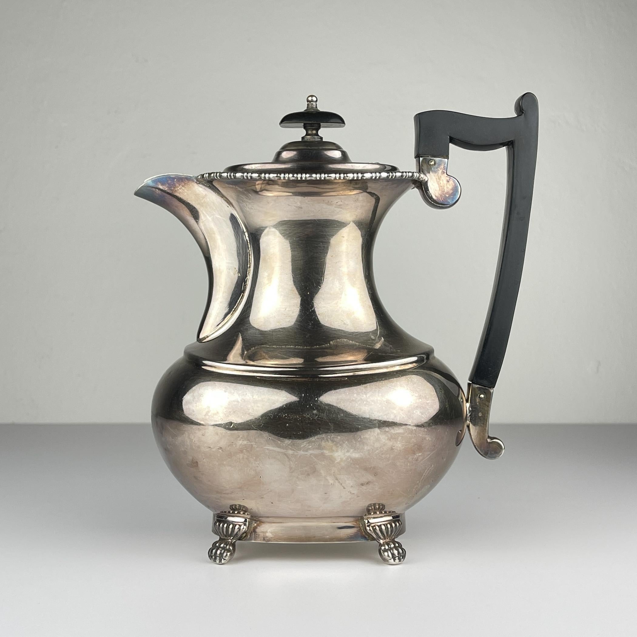 Antique four piece silver tea set, Sheffield, England, 1930s For Sale 1