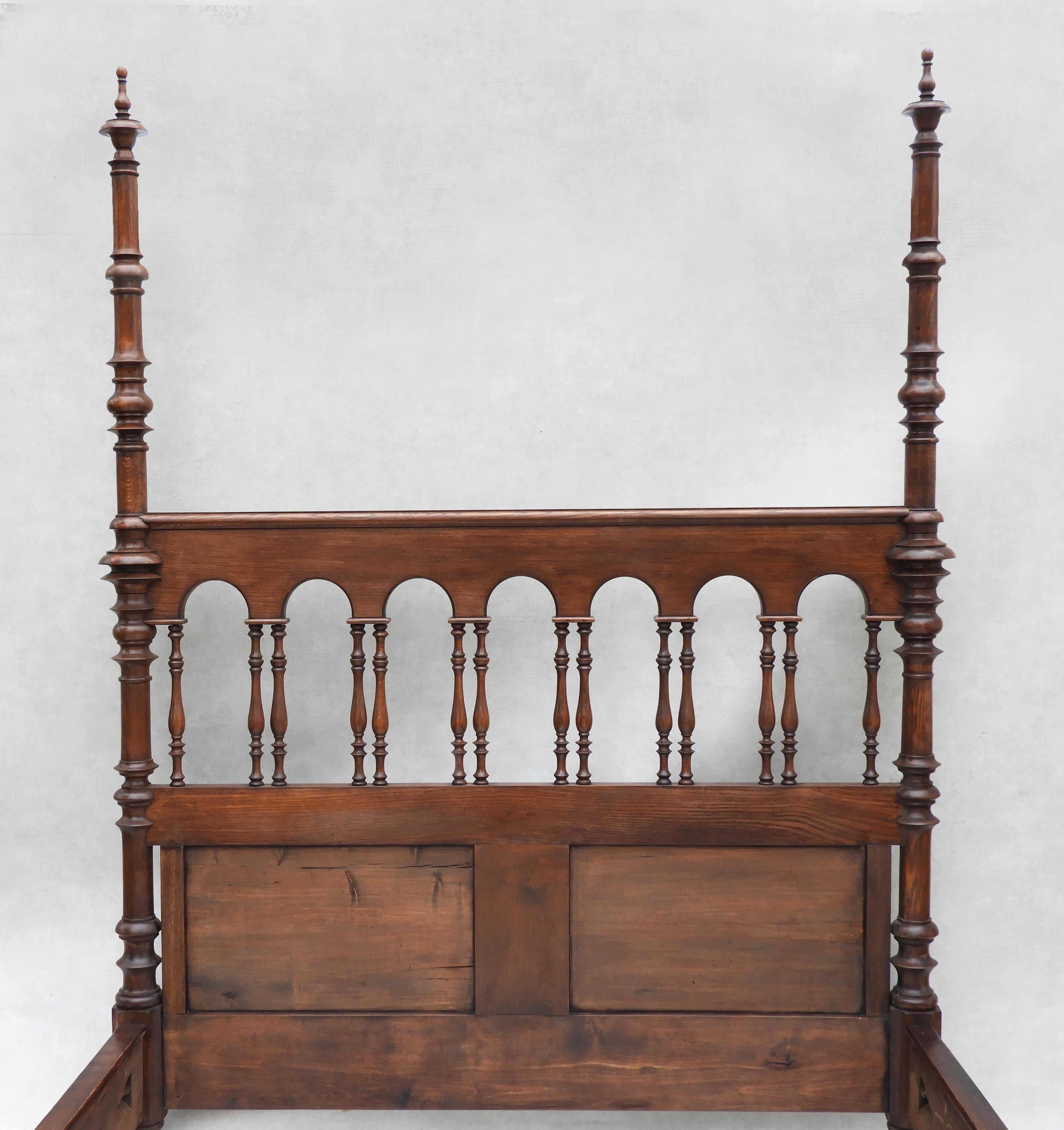 Antique Four Post Bed, 19th Century France In Good Condition For Sale In Trensacq, FR