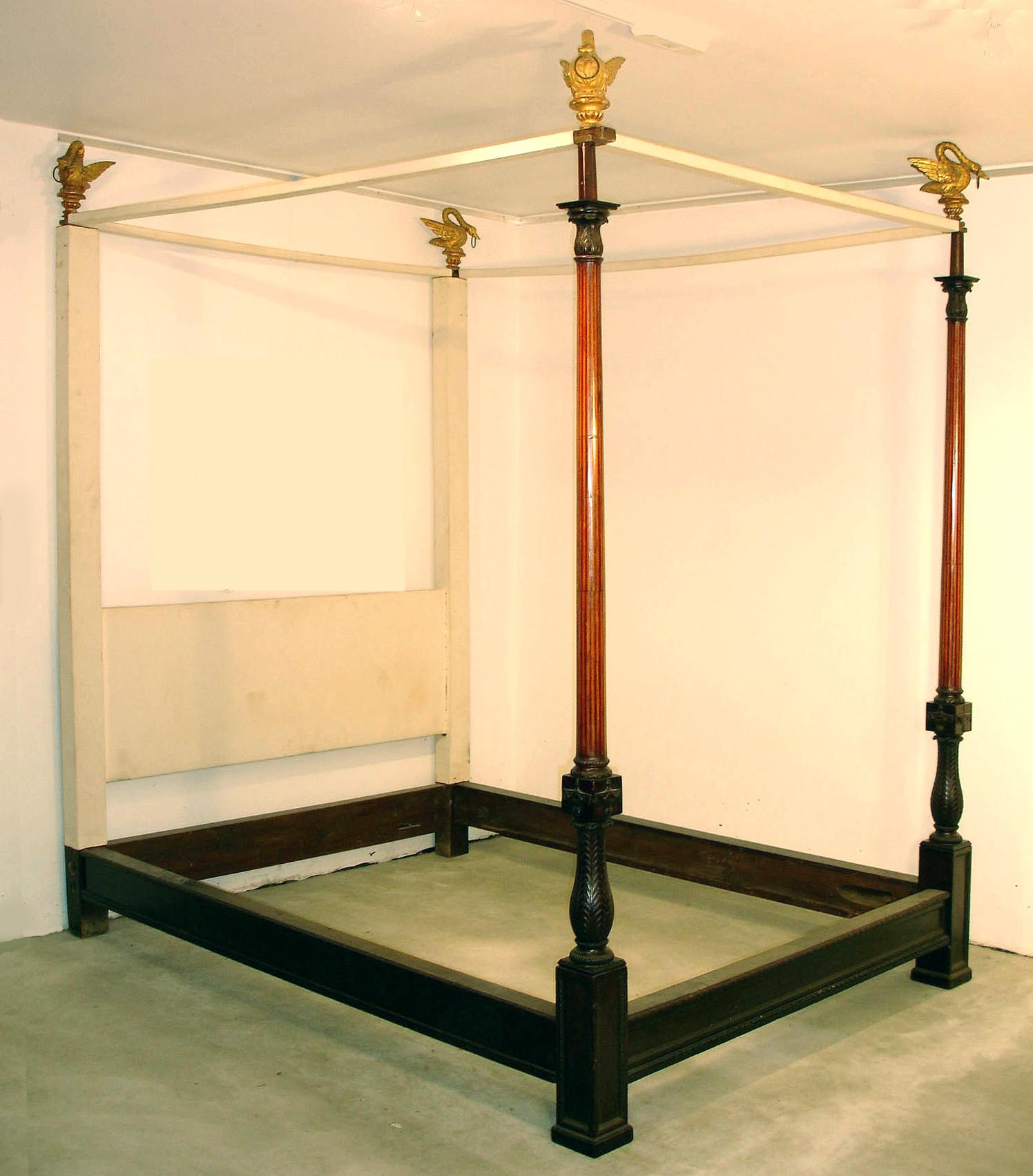 Cama antigua de cuatro postes Holandés en venta