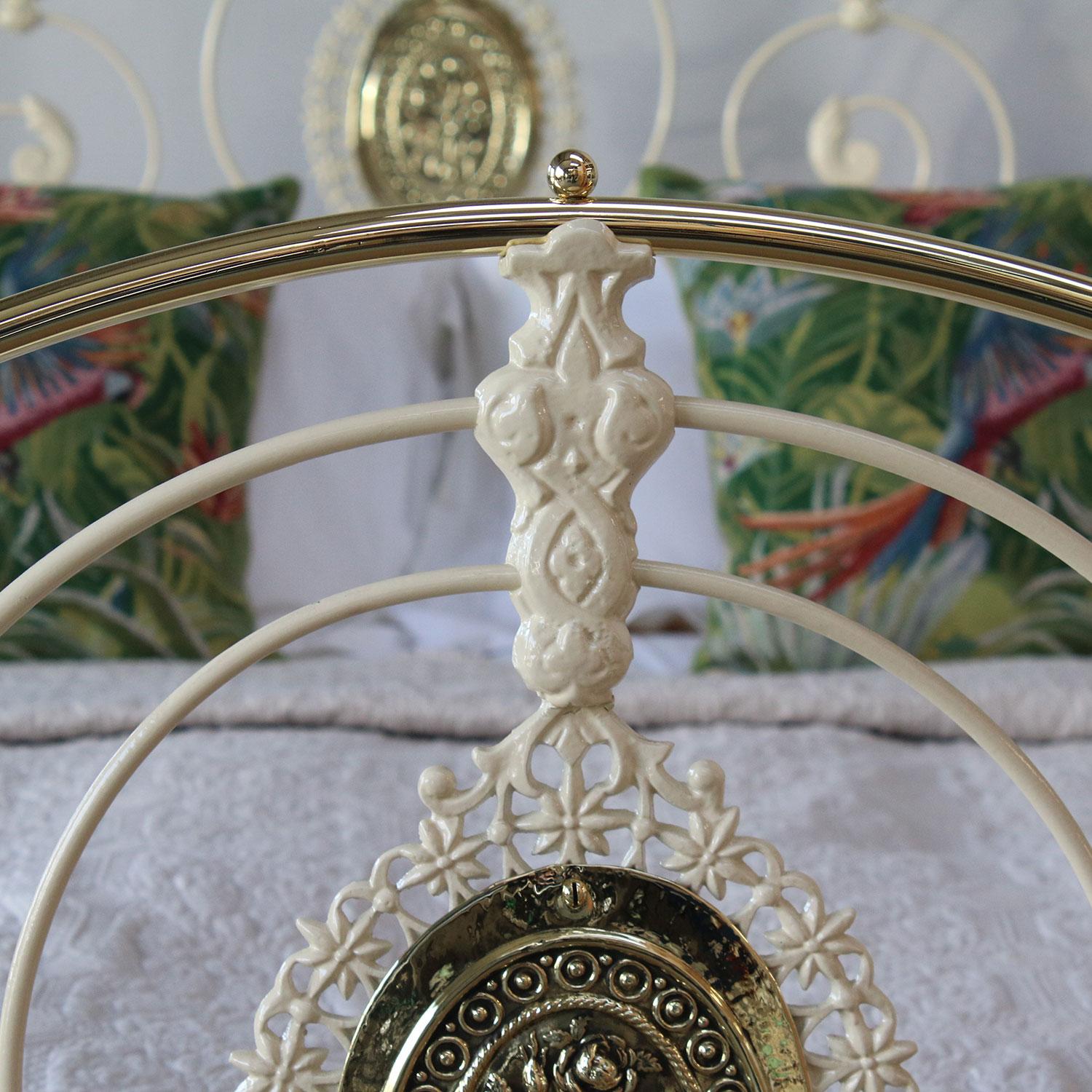 British Antique Four-Poster Bed in Cream, M4P27