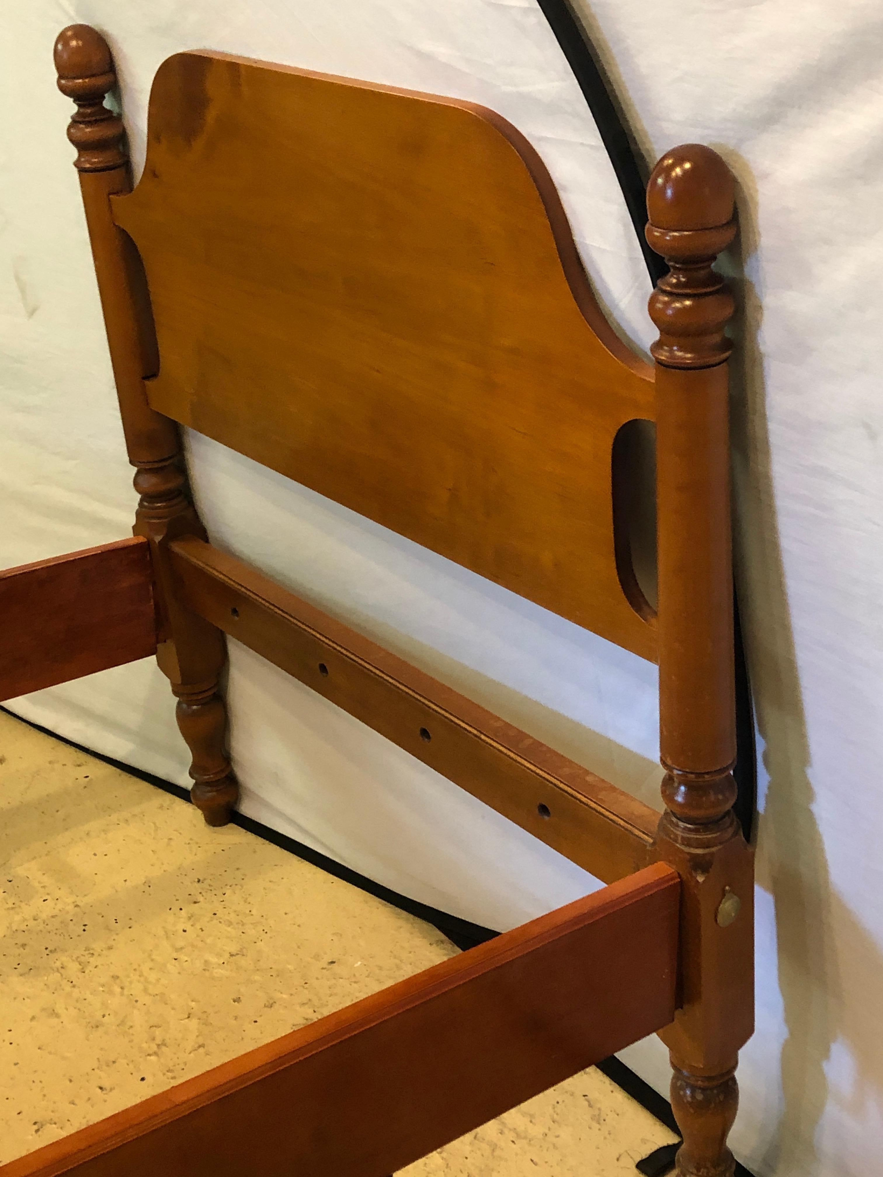 Antique Four Poster Twin Beds by Leonards Sackonk, MA, a Pair In Good Condition In Stamford, CT