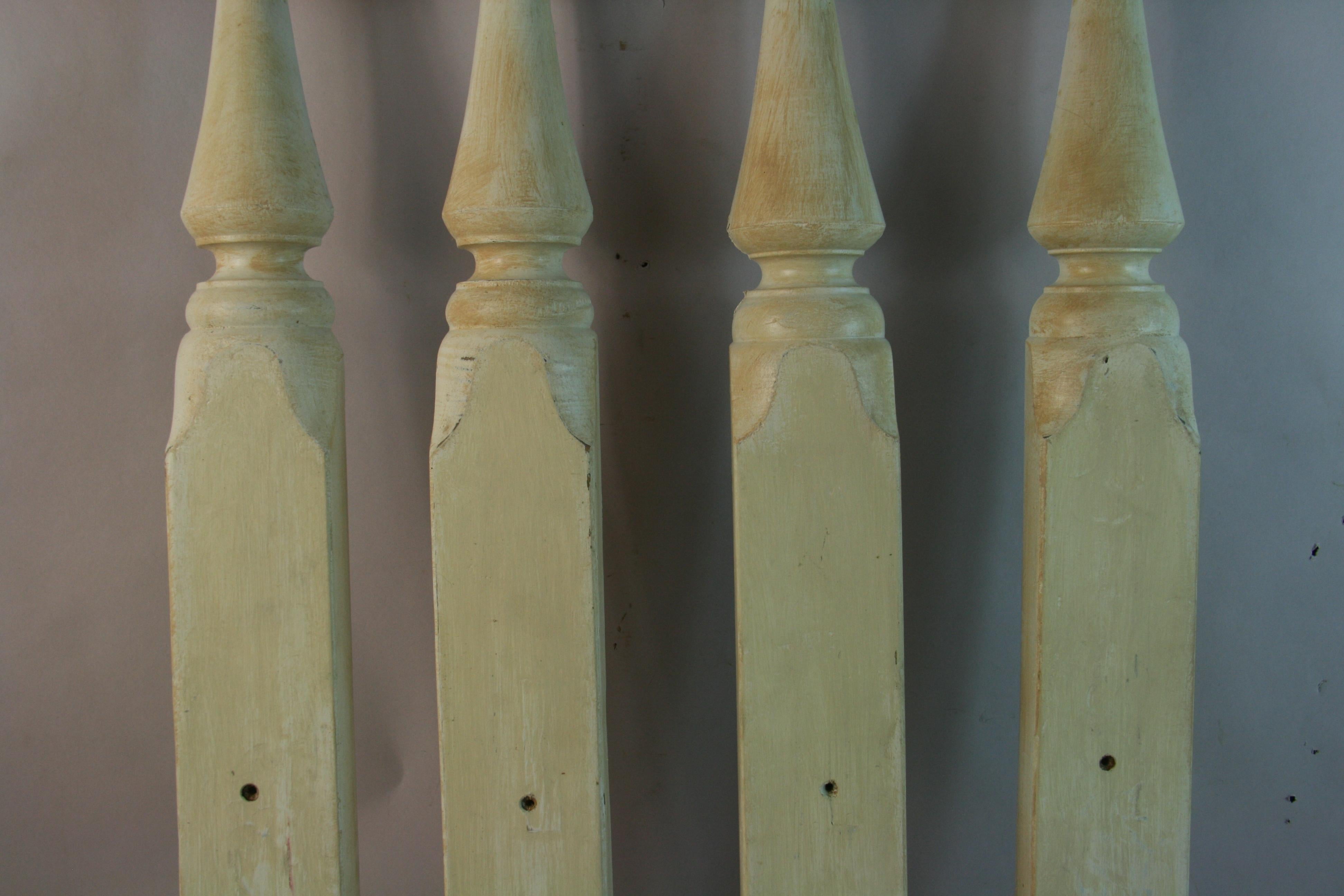 Antike   Vier gedreht  Wood Architektonische Elemente im Angebot 1
