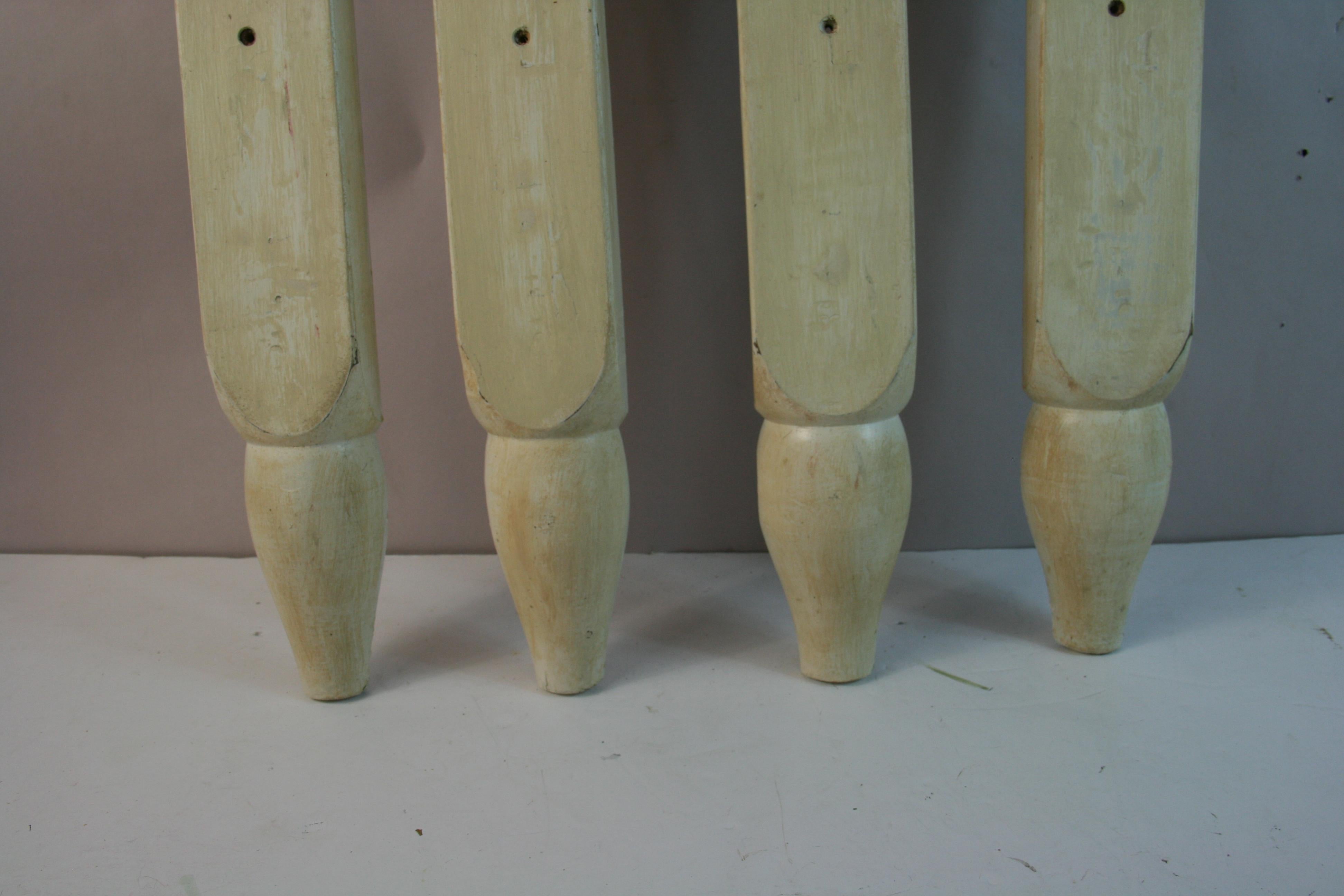 Antike   Vier gedreht  Wood Architektonische Elemente im Angebot 2