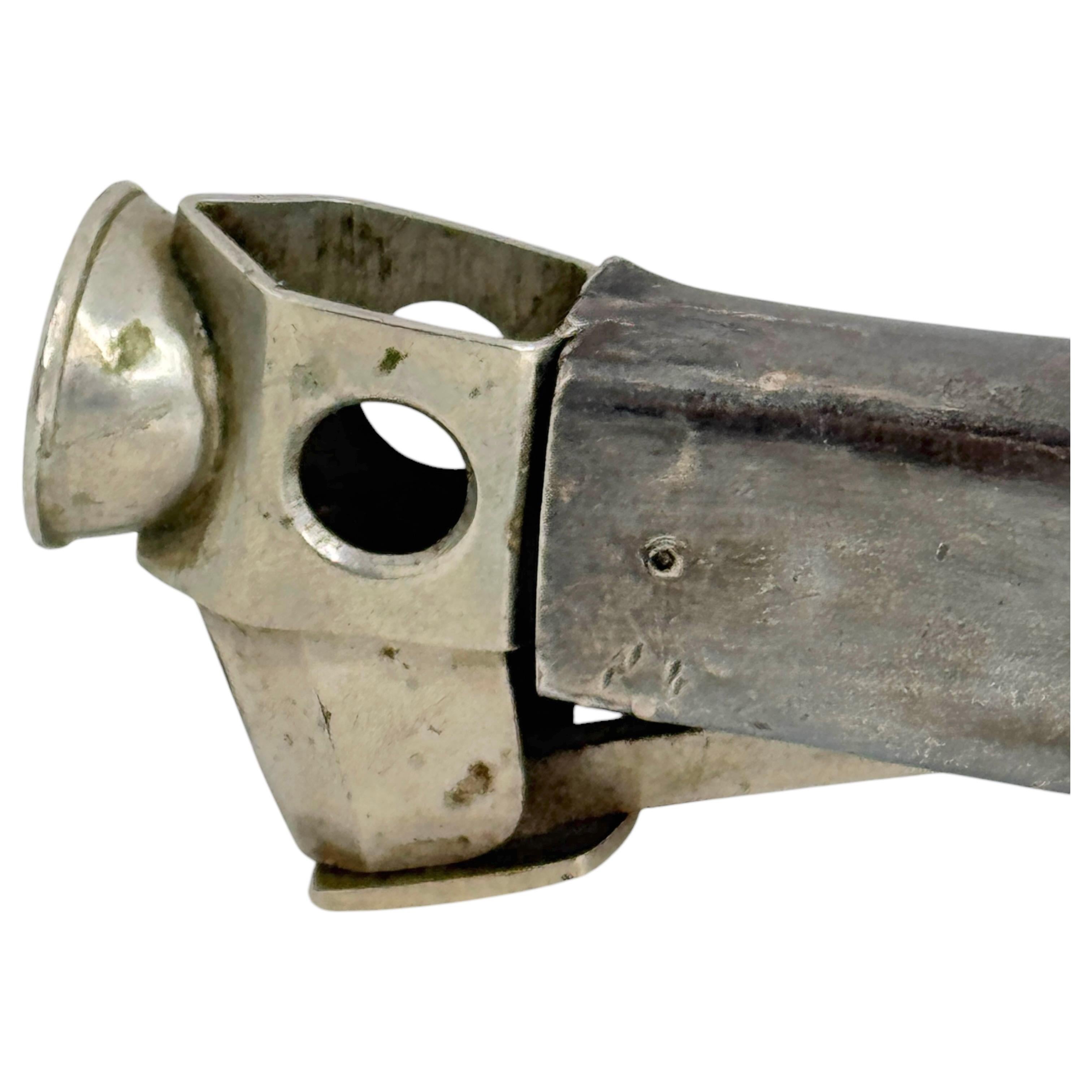 Antique Fox Figural Cigar Cutter, silvered Metal 1930s or older In Good Condition For Sale In Nuernberg, DE