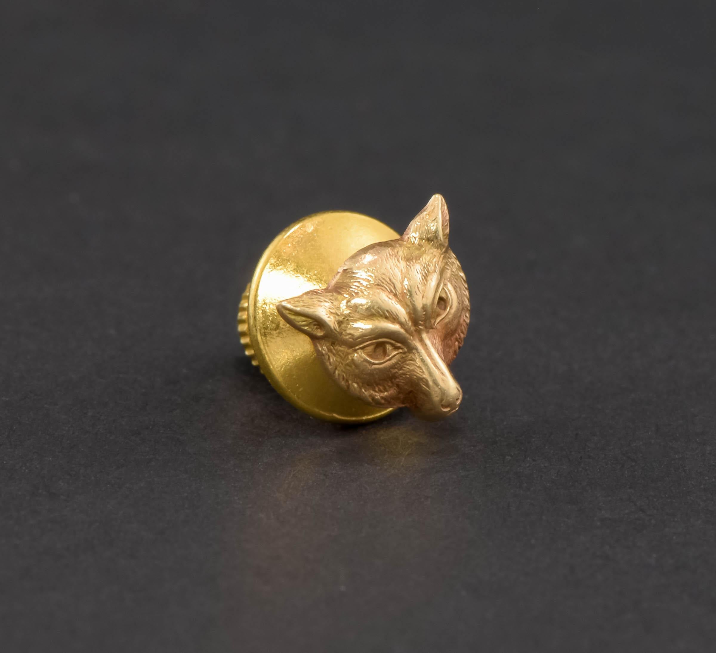 Offered is a charming late Victorian antique gold Fox tie pin, tie tack or lapel pin, made by Simons Bros. Co. (established 1839 in Philadelphia)  I love the Fox as a pin, but he would also be wonderful converted into a ring.

Tested and marked for