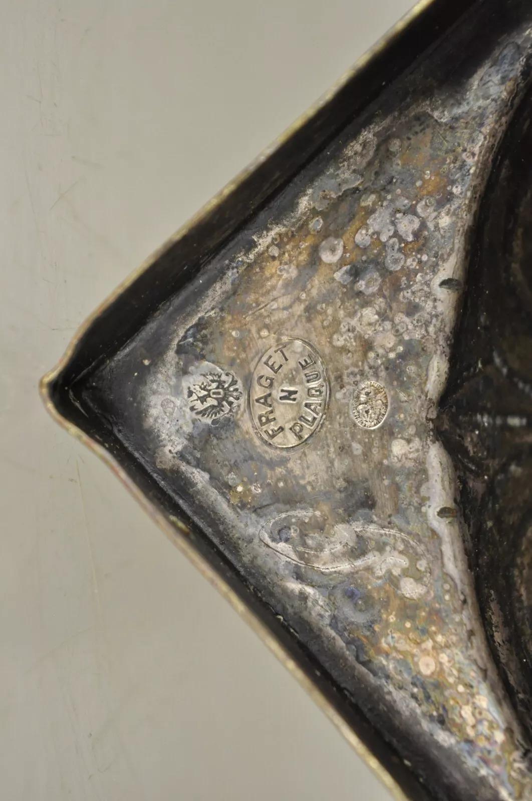 Candelieri antichi Fraget N Plaque Renaissance Sabbath in ottone dorato - Una coppia in vendita 3