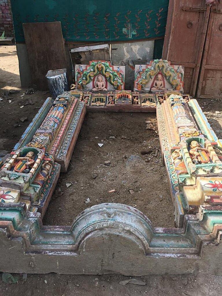 Antique fragment from a Jain temple from India For Sale 13