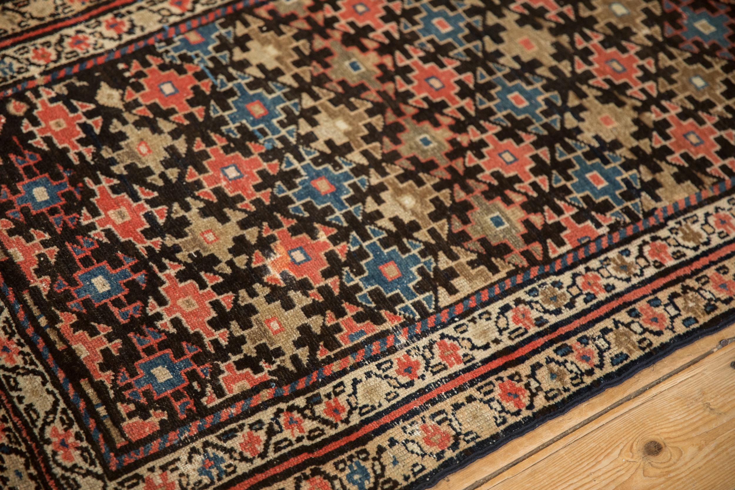 Antiker Kurdischer Malayer-Teppich-Läufer mit Fragment im Zustand „Gut“ im Angebot in Katonah, NY