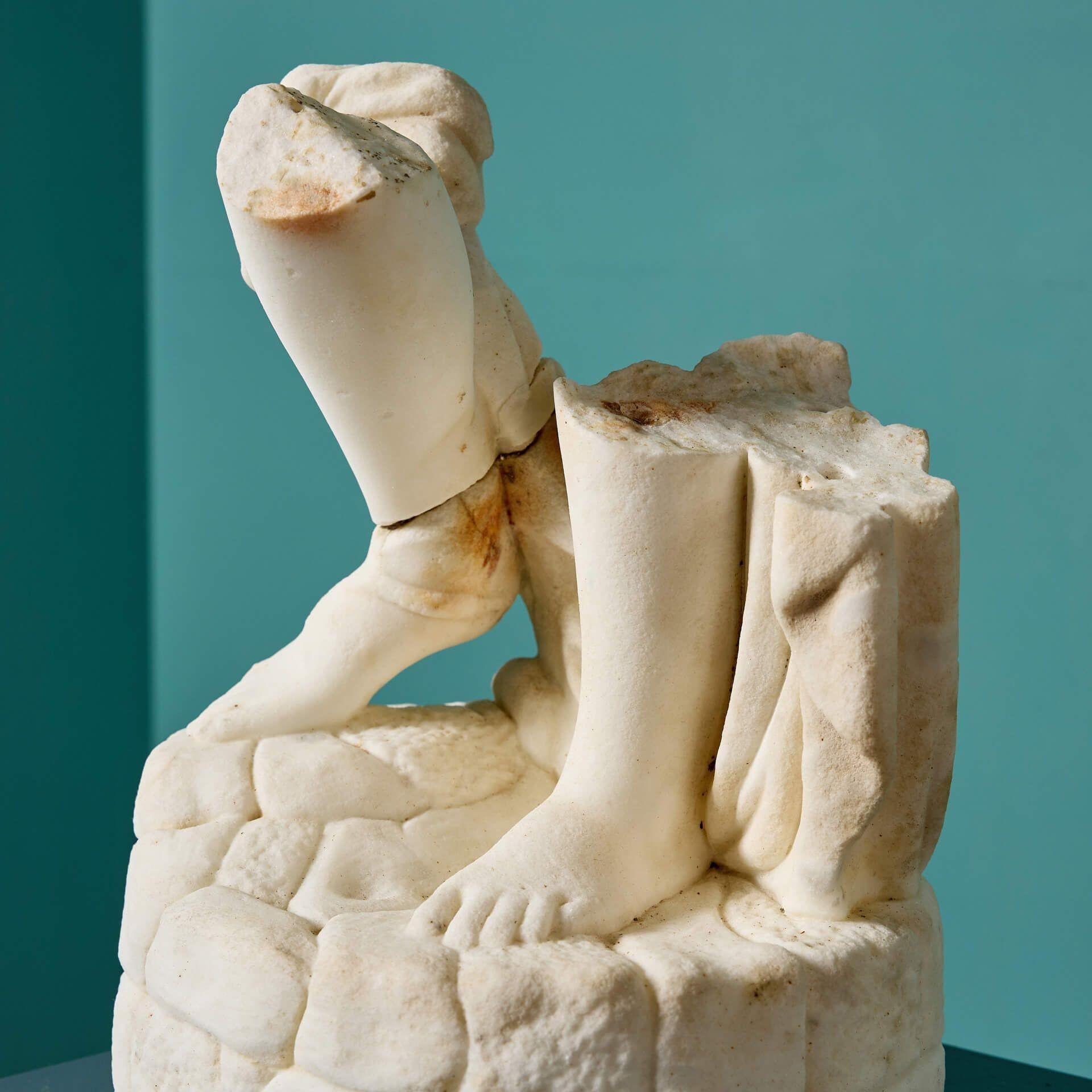 Neoclassico Scultura antica in marmo statuario frammentario in vendita