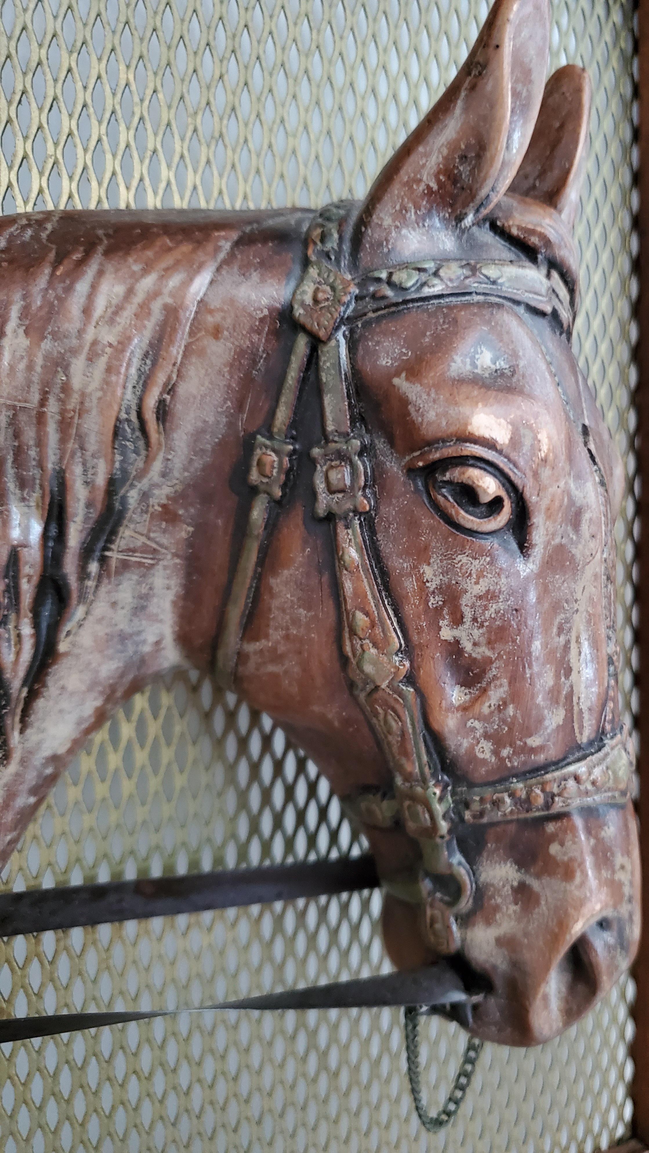American Craftsman Sculpture de cheval antique  Tête de cheval en relief en cuivre encadrée en vente
