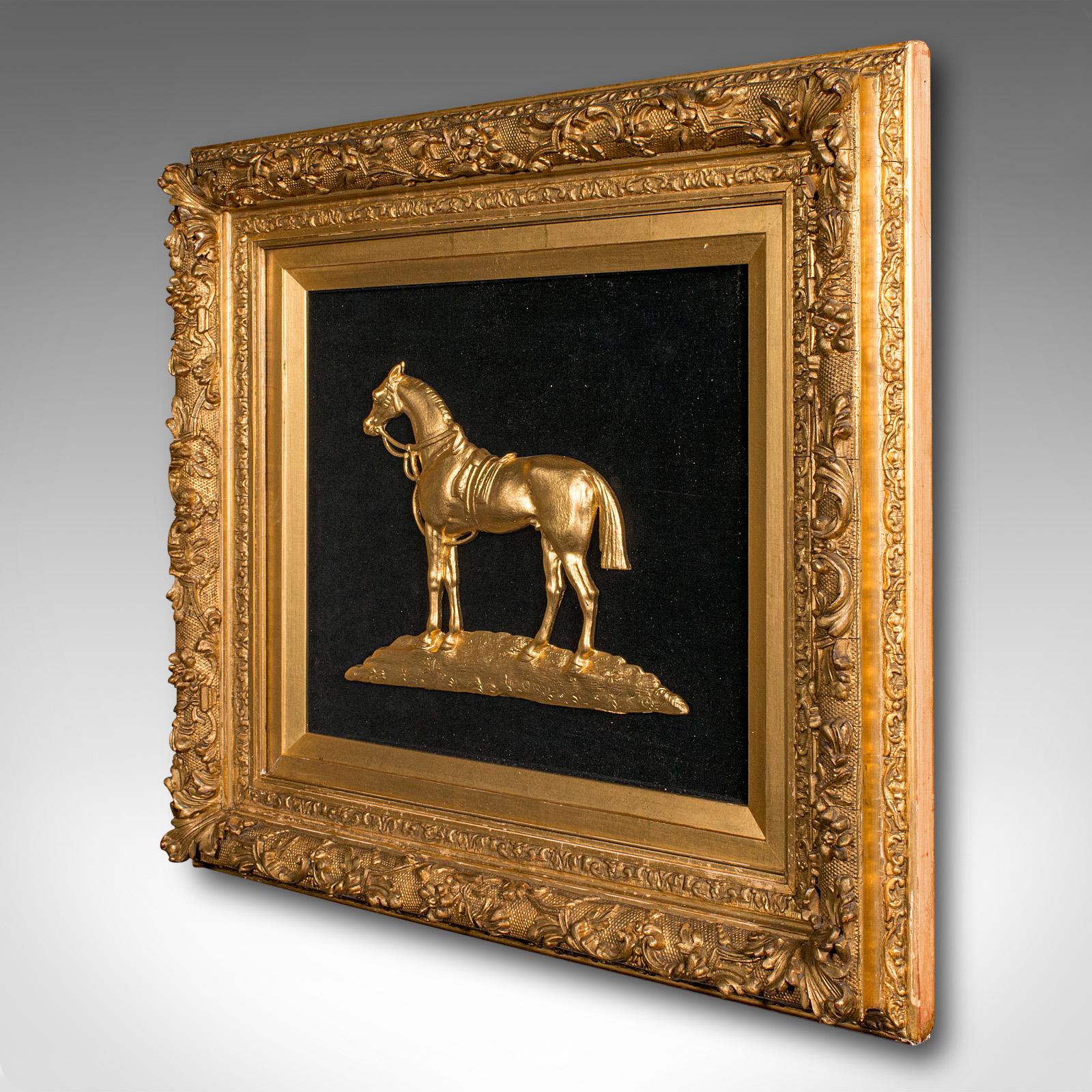 Victorien tardif Relief de cheval arabe antique encadré, anglais, bois doré, panneau d'exposition victorien en vente