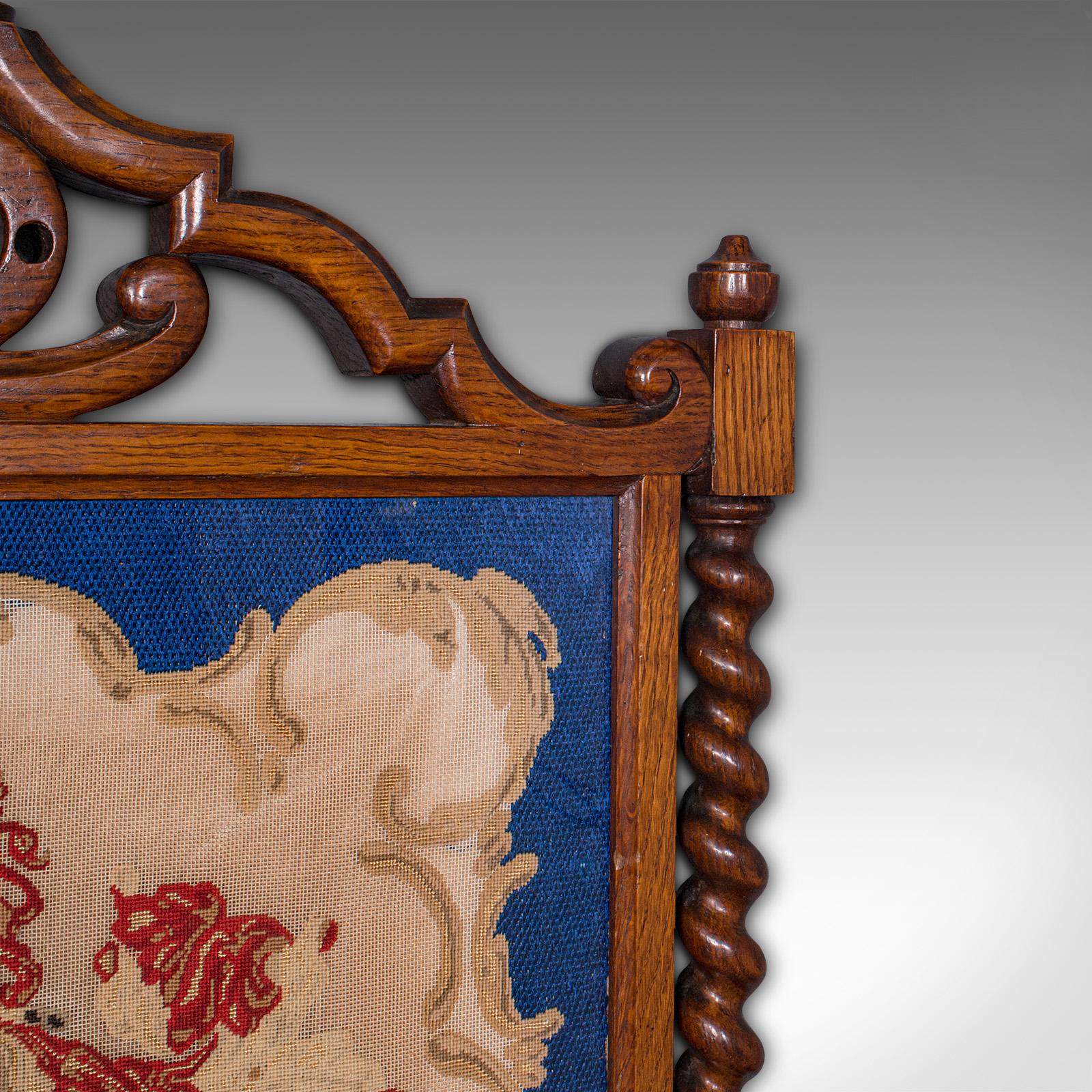 Manteau à bras antique encadré en chêne, tapisserie anglaise à l'aiguille, style victorien, 1900 en vente 2