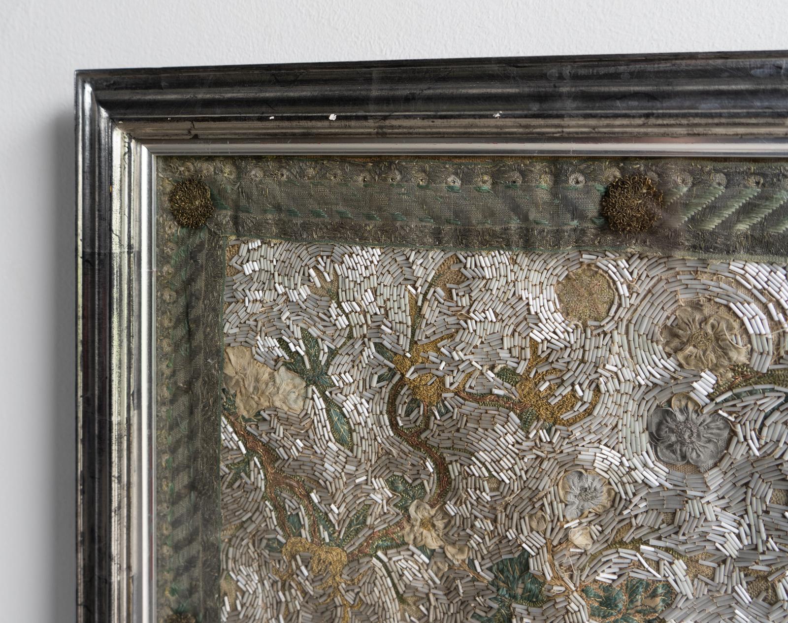 Panneau ancien encadré de broderie perlée et de souche espagnole/italienne, A.I.C. en vente 6