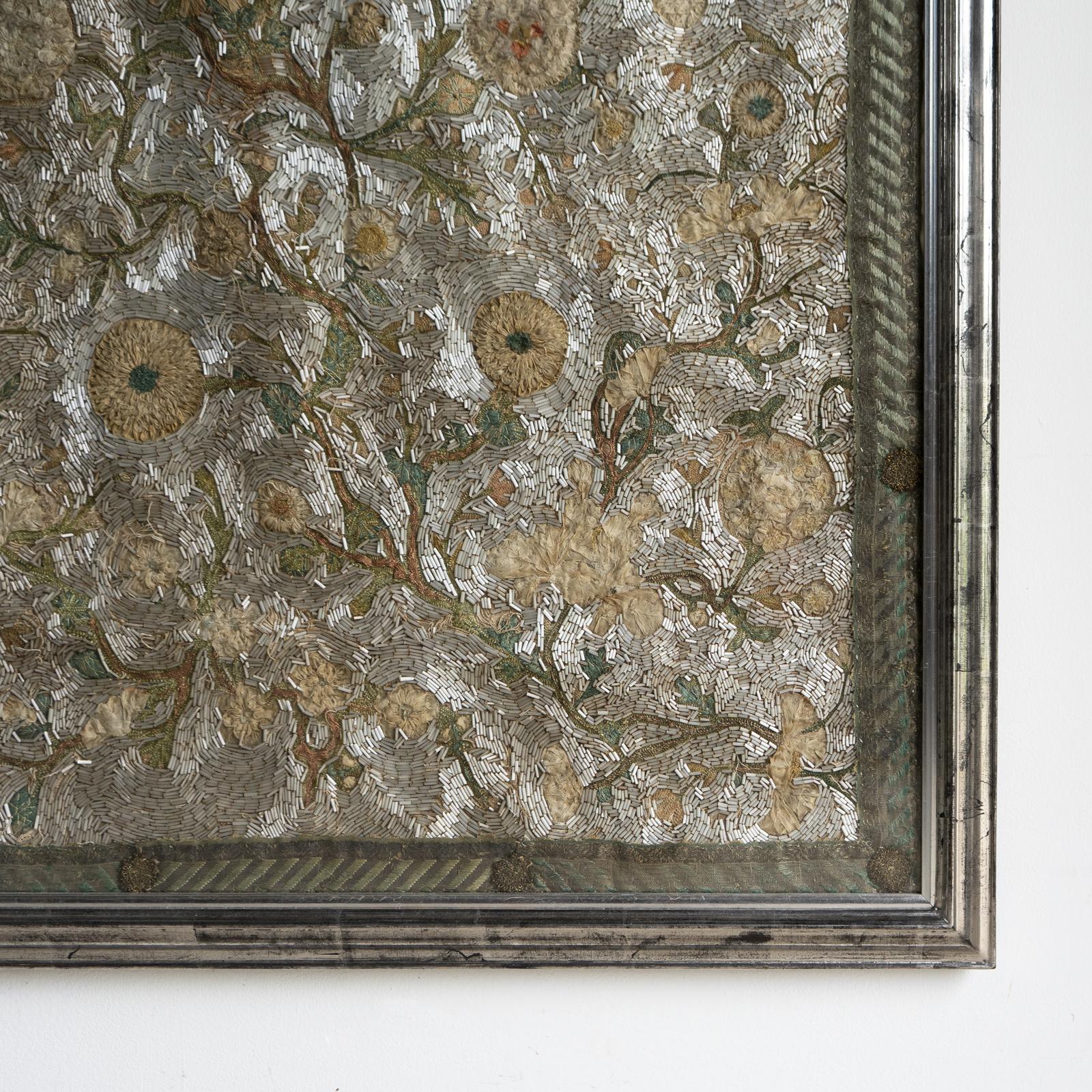Panneau ancien encadré de broderie perlée et de souche espagnole/italienne, A.I.C. en vente 9