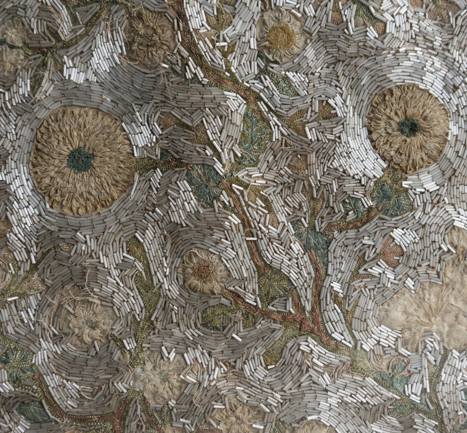 Panneau ancien encadré de broderie perlée et de souche espagnole/italienne, A.I.C. en vente 1