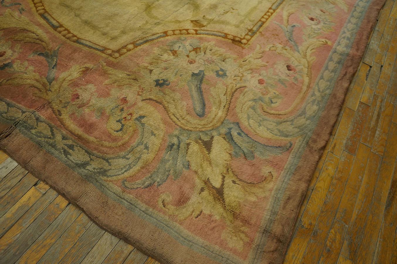 Late 19th Century French Savonnerie Carpet (12' 3'' x 21' - 375 x 640 cm ) In Good Condition For Sale In New York, NY