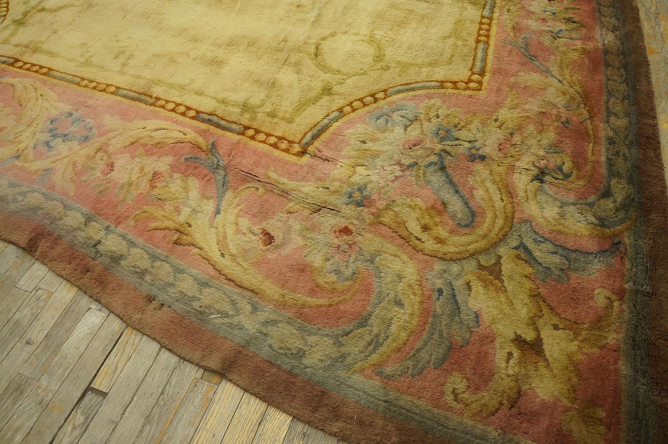 Französischer Savonnerie-Teppich des späten 19. Jahrhunderts (12' 3'' x 21' 375 x 640 cm) (Wolle) im Angebot