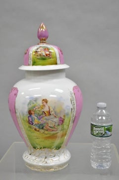 Antico vaso con coperchio in porcellana rosa vittoriana di Francois Boucher