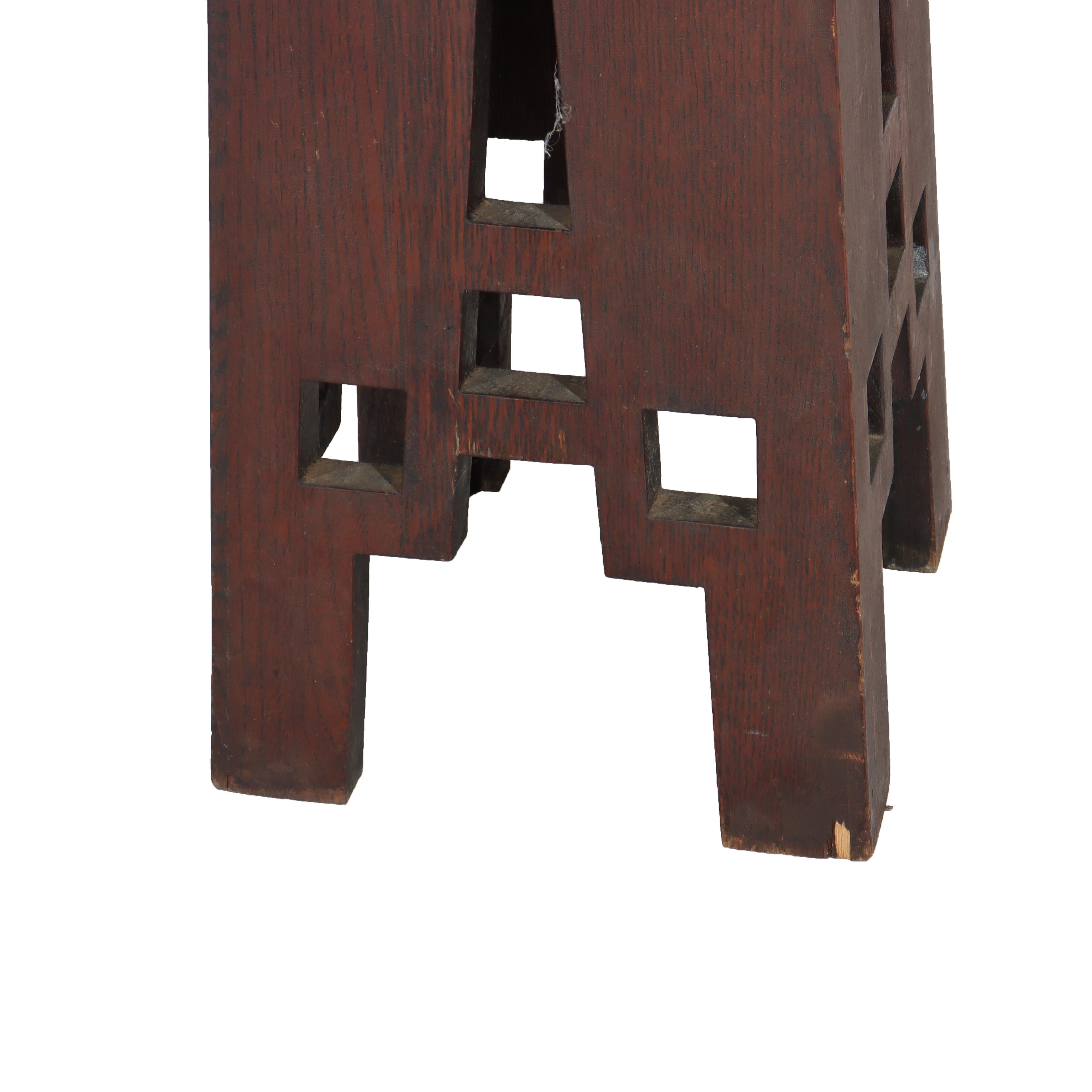 Chêne Ancien support de plantes en chêne découpé de l'école de Frank Lloyd Wright Arts & Crafts C1910 en vente