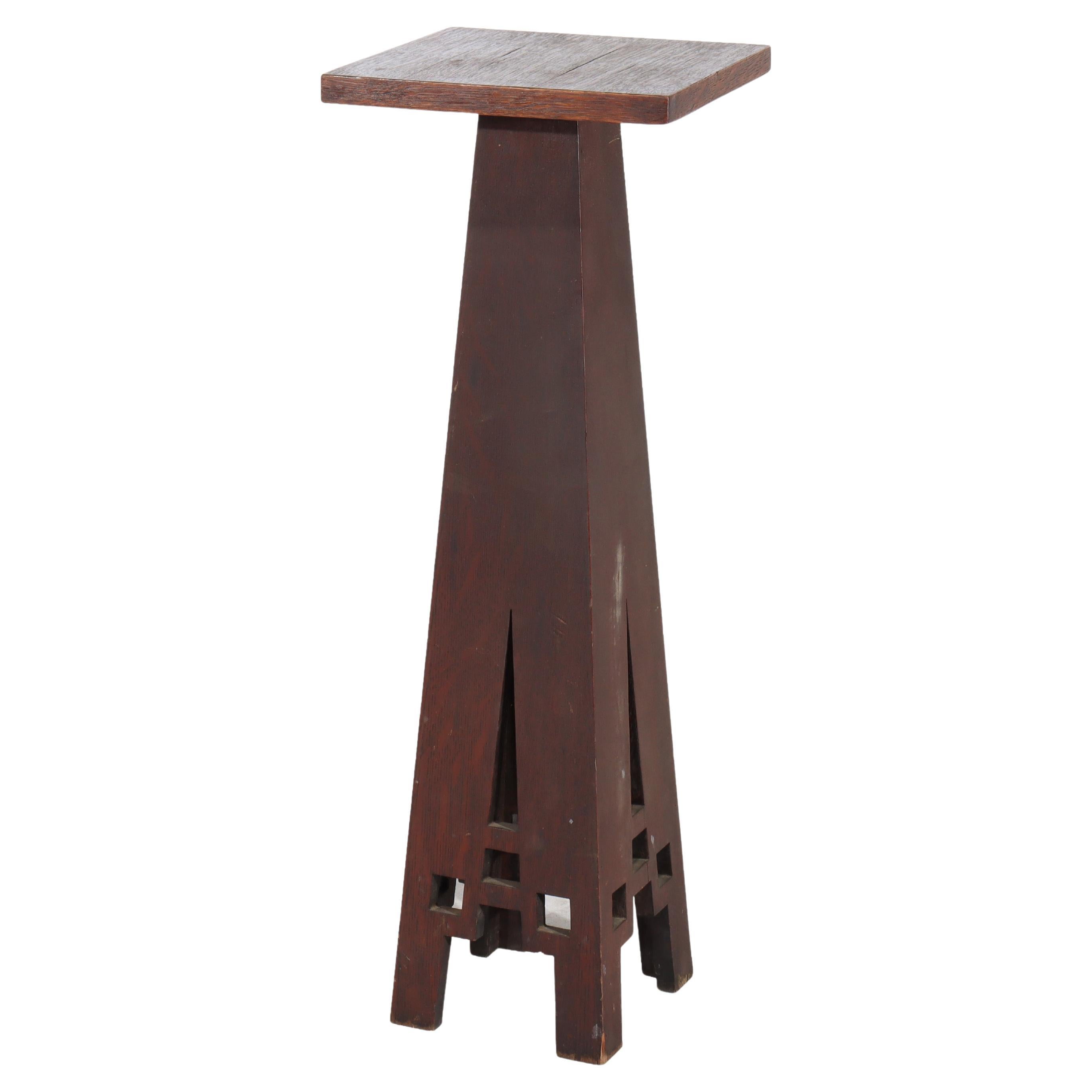 Ancien support de plantes en chêne découpé de l'école de Frank Lloyd Wright Arts & Crafts C1910 en vente