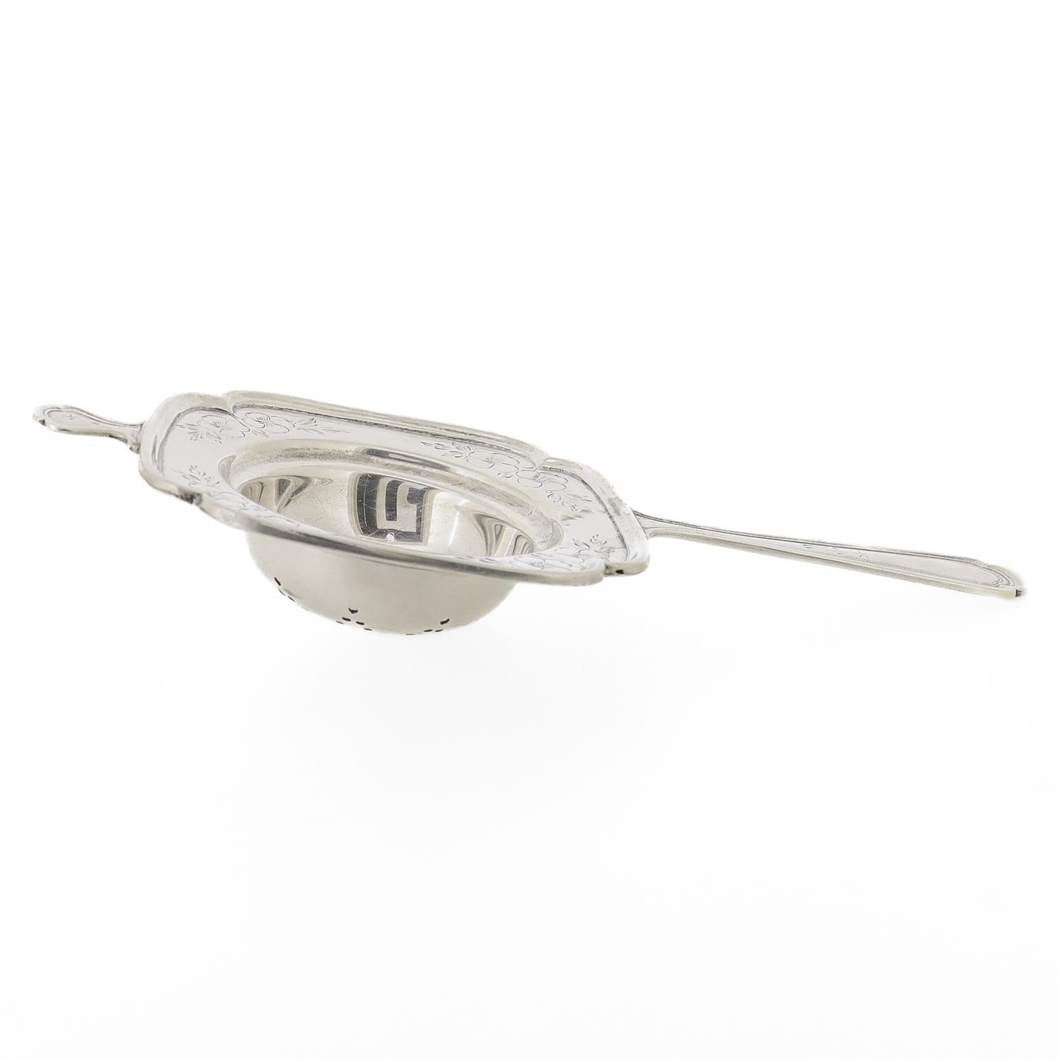Argento Antico colino da tè in argento sterling Frank Whiting con fiori di ciliegio in vendita