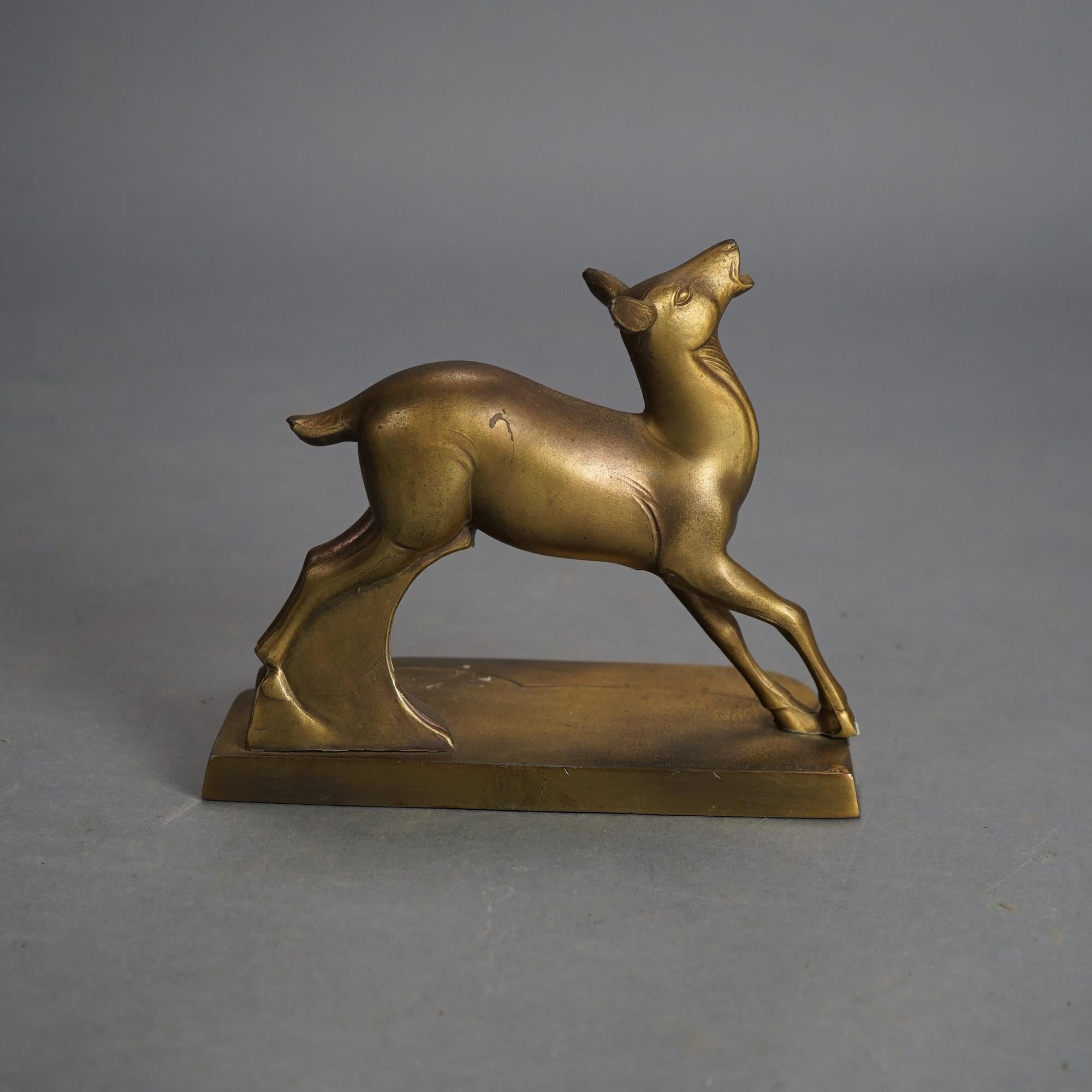 Antike Frankart Art Deco vergoldetem Metall gegossen figuralen Hirsch Buchstützen C1930 (20. Jahrhundert) im Angebot