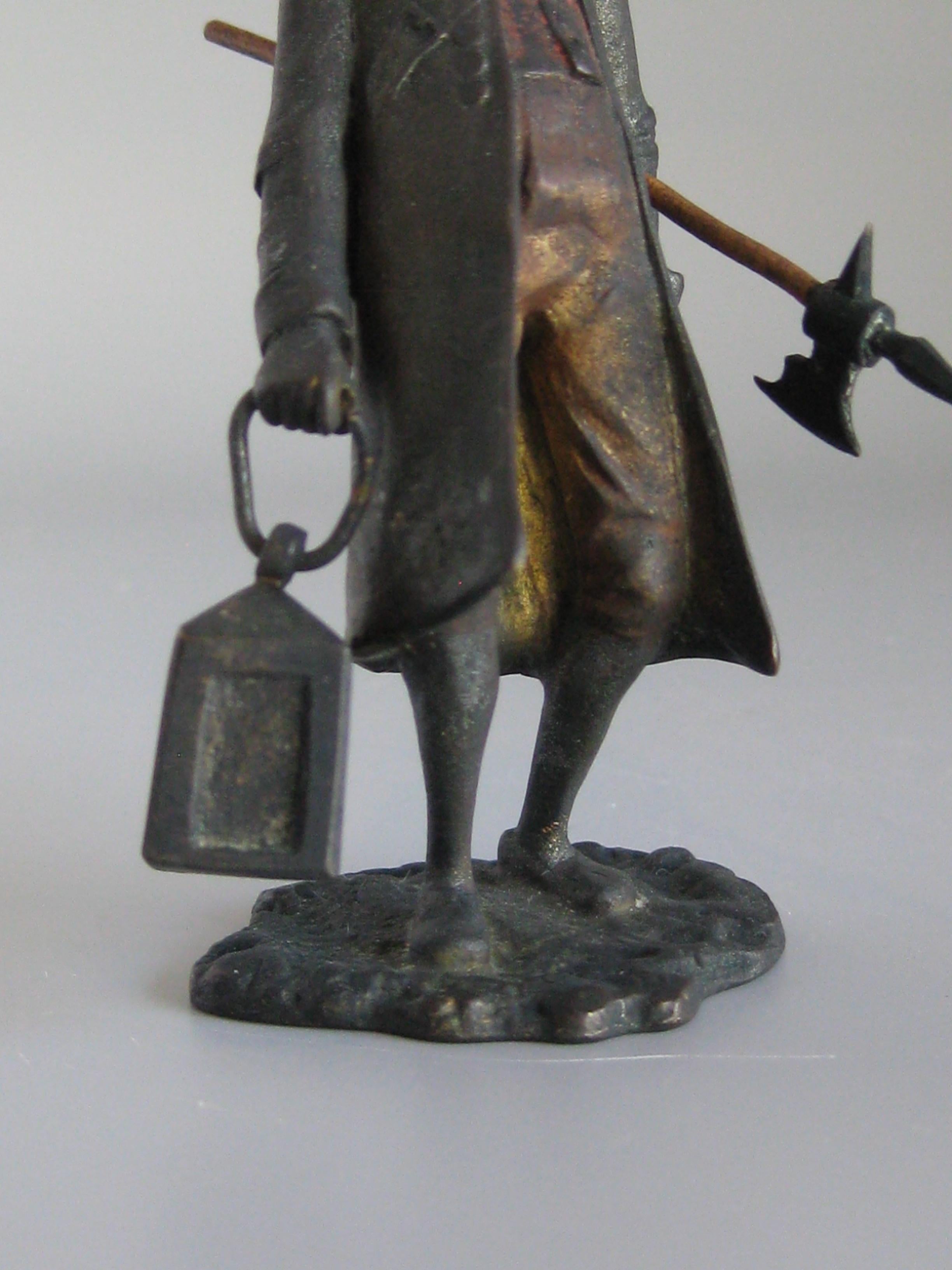 Autrichien Ancienne figurine d'horloger de nuit autrichienne Franz Bergman de Vienne en bronze peint à froid en vente