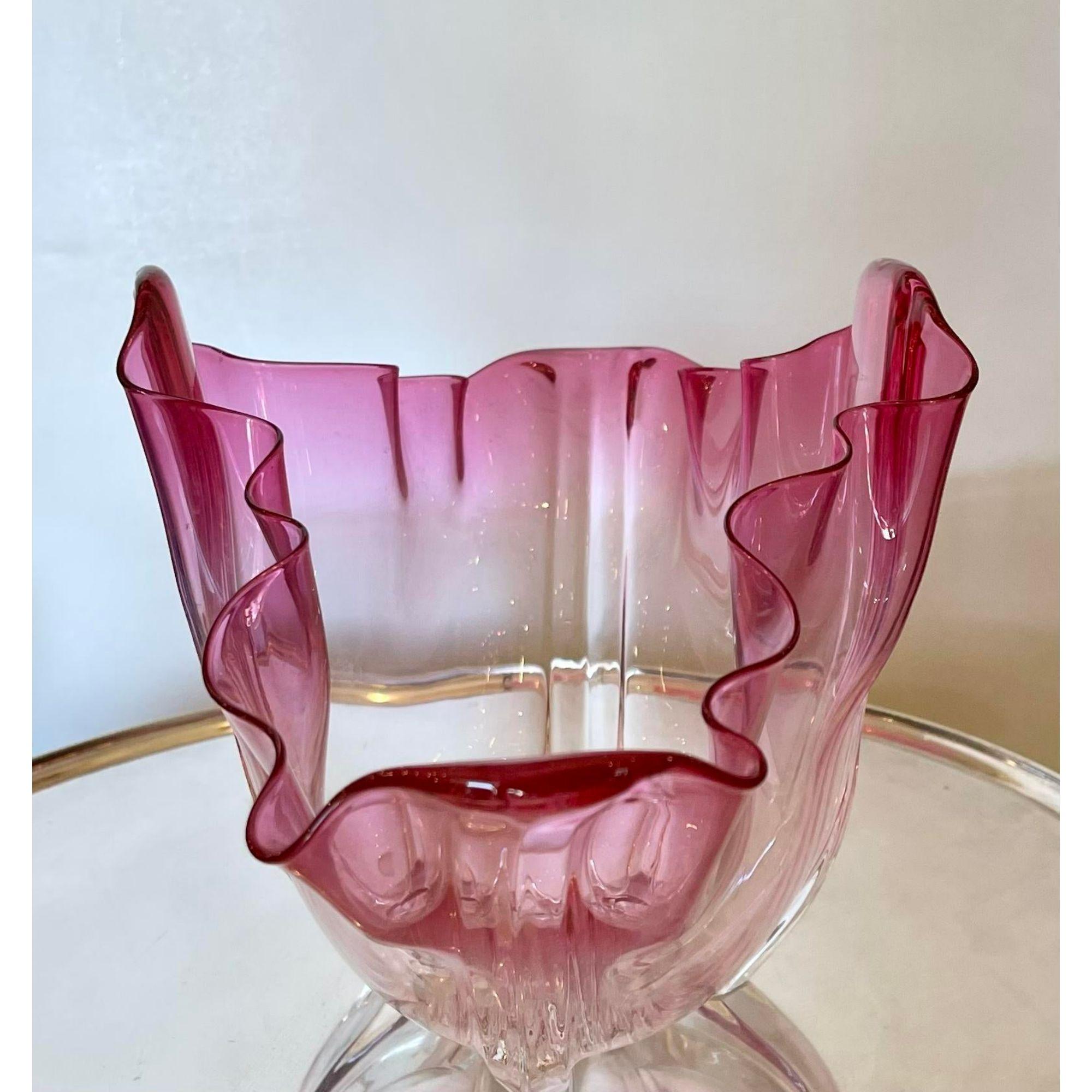 Antique Frederick Carder for Steuben Red Steuben Grotesque Centerpiece Bowl In Good Condition For Sale In LOS ANGELES, CA