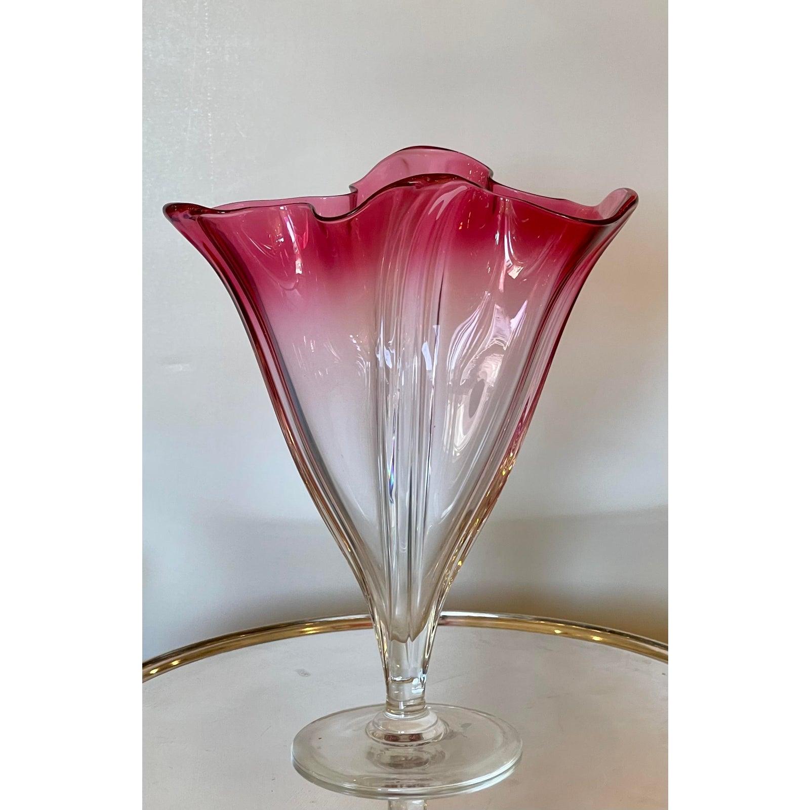 Antique Frederick Carder for Steuben red Steuben Grotesque vase

Additional information:
Materials: Glass
Color: Red
Brand: Steuben
Designer: Steuben
Period: 1920s
Styles: Art Deco
Item Type: Vintage, Antique or Pre-owned
Dimensions: 9.5