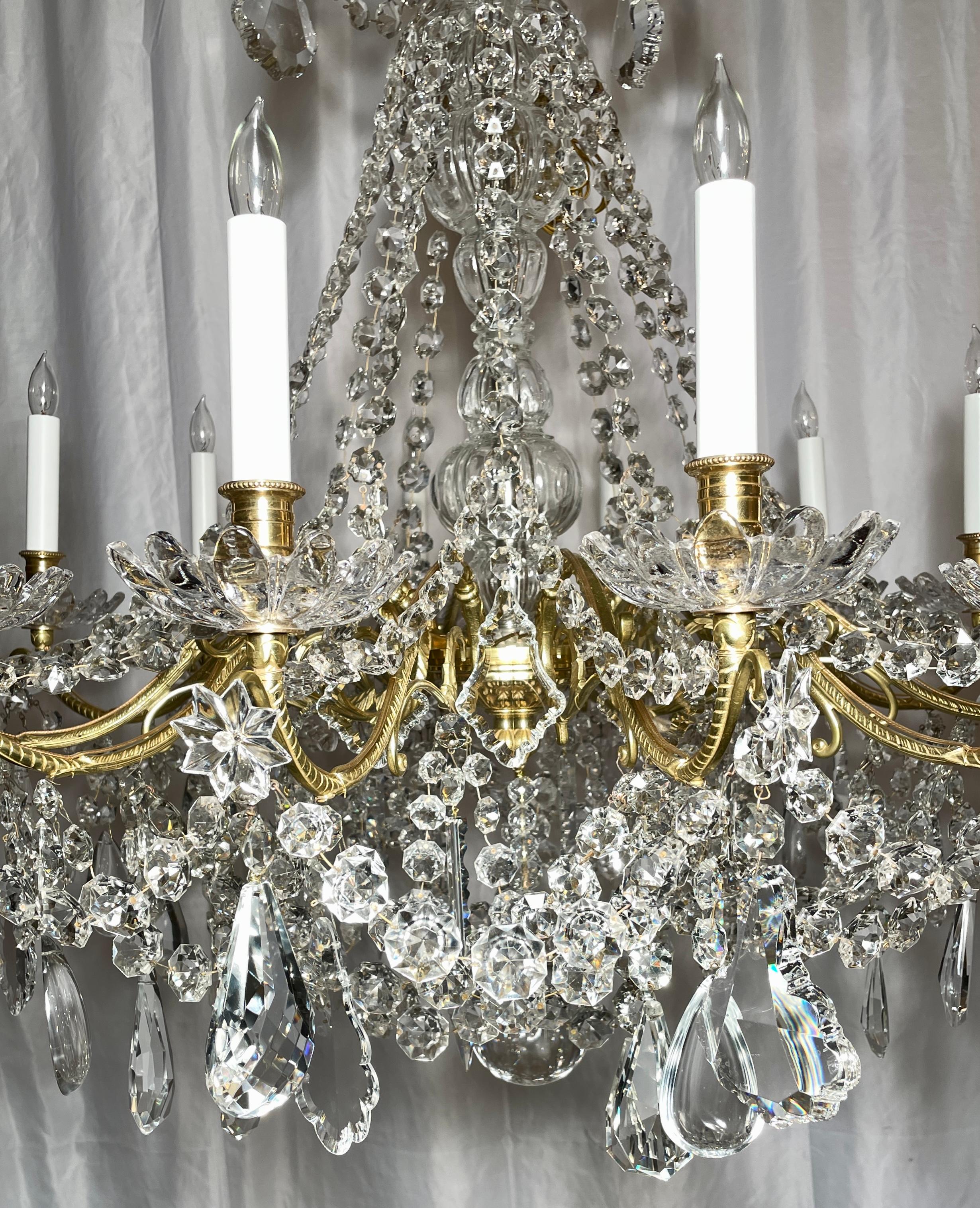 Antique French Cut Crystal and Gold Bronze 12-Light Chandelier, Circa 1890. In Good Condition For Sale In New Orleans, LA