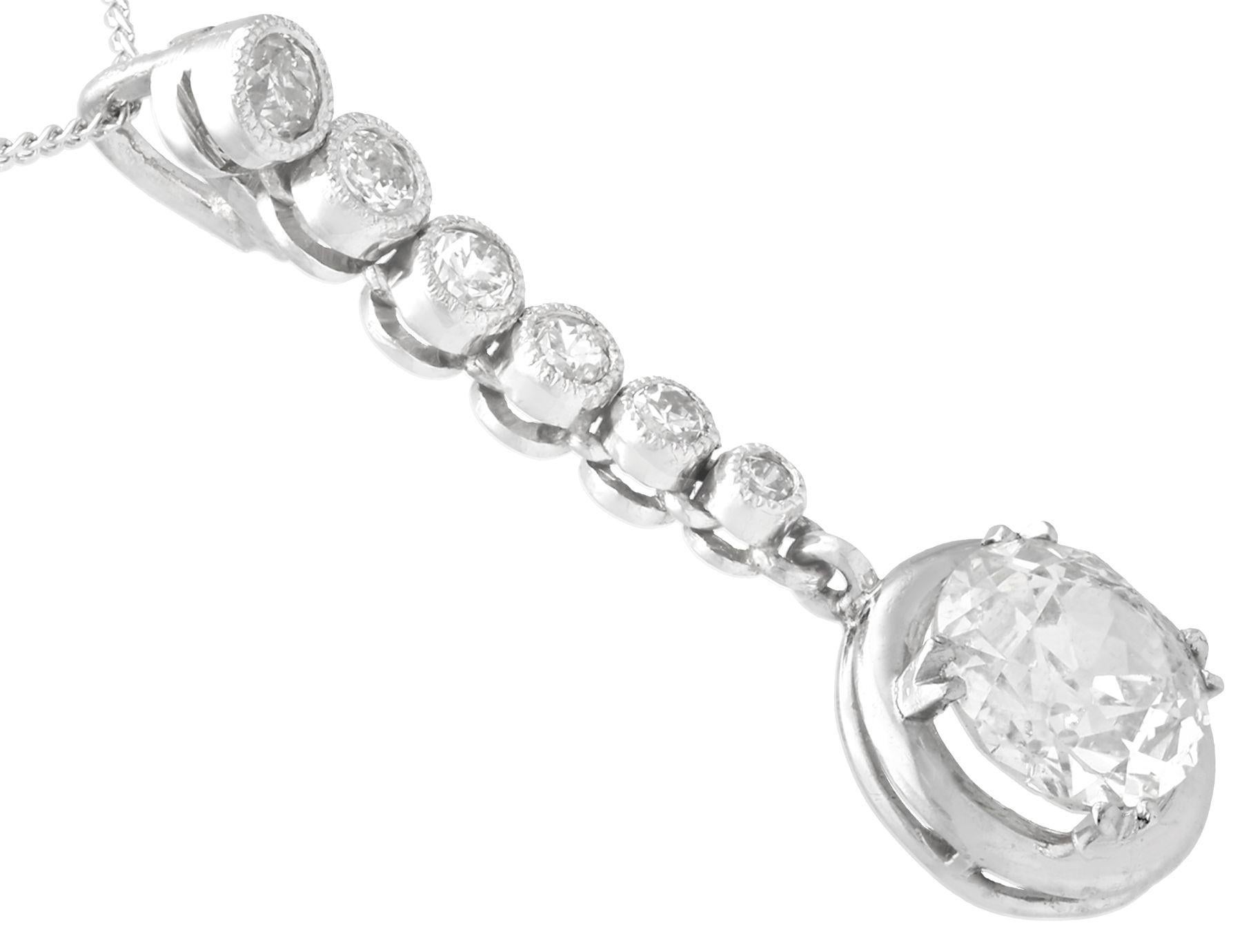 Taille ronde Pendentif français ancien en platine et diamants de 1,41 carat en vente