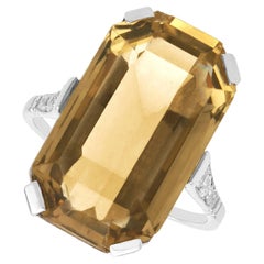Bague française ancienne en or blanc 18 carats avec quartz fumé de 14,18 carats et diamants