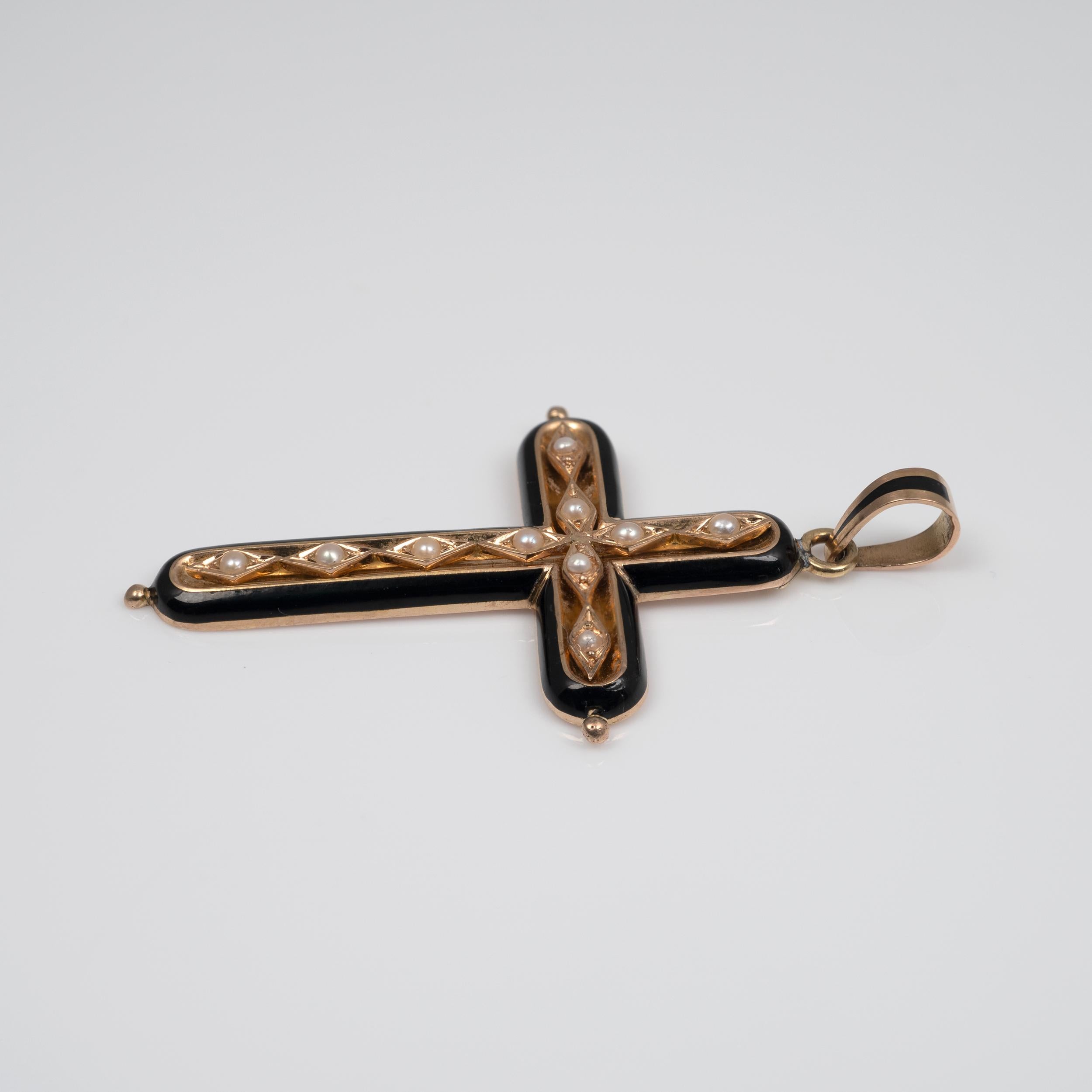 Antique French 18 Karat Gold Black Enamel Pearl Set Cross Pendant, circa 1900 In Good Condition In Preston, Lancashire
