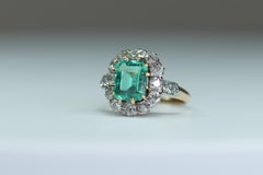 Antique French 18 Karat Gold Colombia Emerald Diamond Cluster Ring